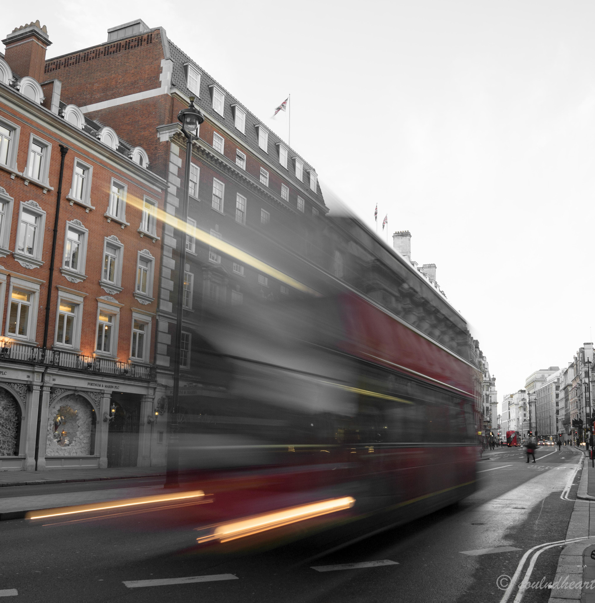 Sony FE 24-70mm F2.8 GM sample photo. Catching the bus photography