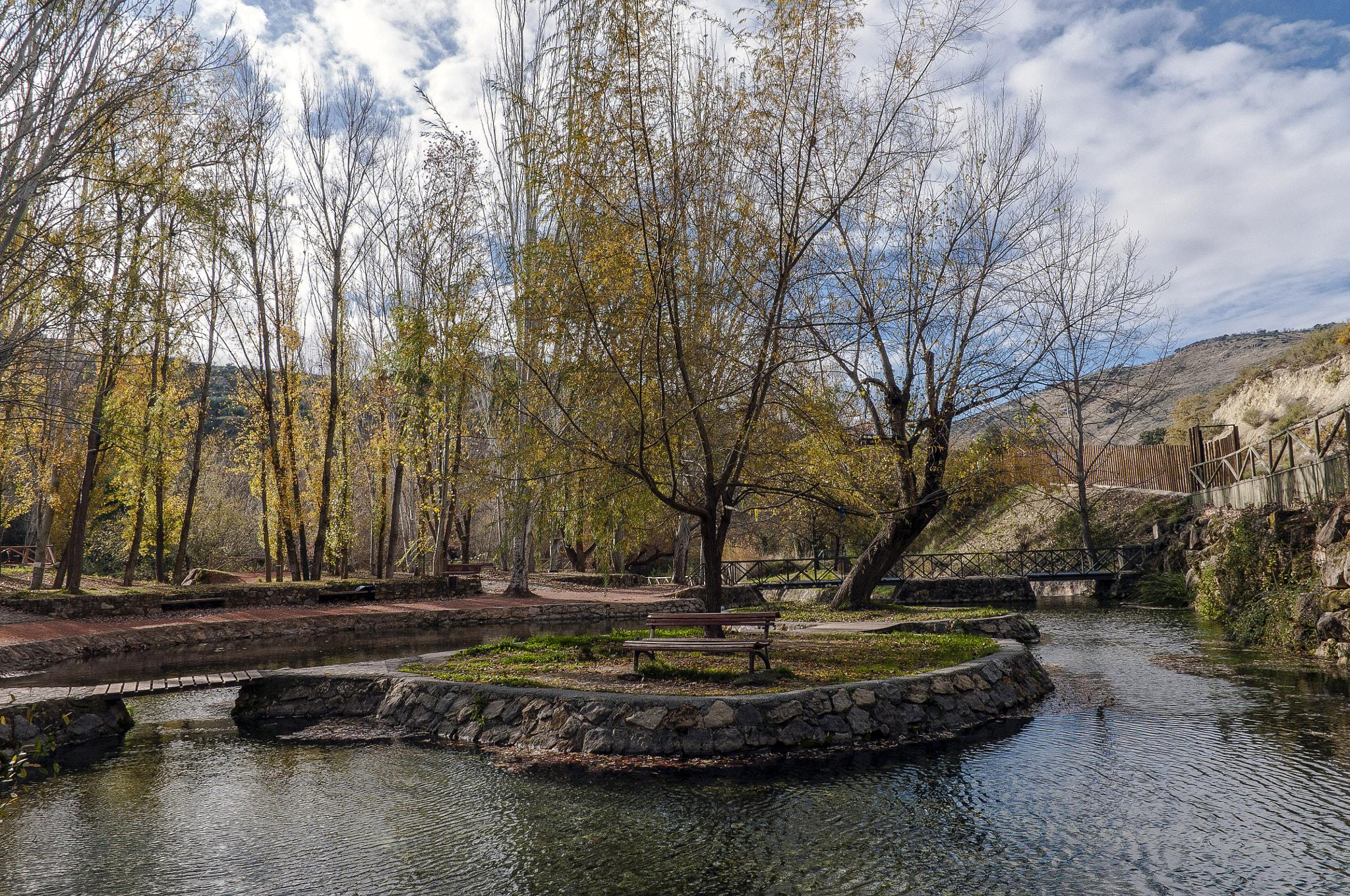 Tokina AT-X Pro 12-24mm F4 (IF) DX sample photo. El banco. photography