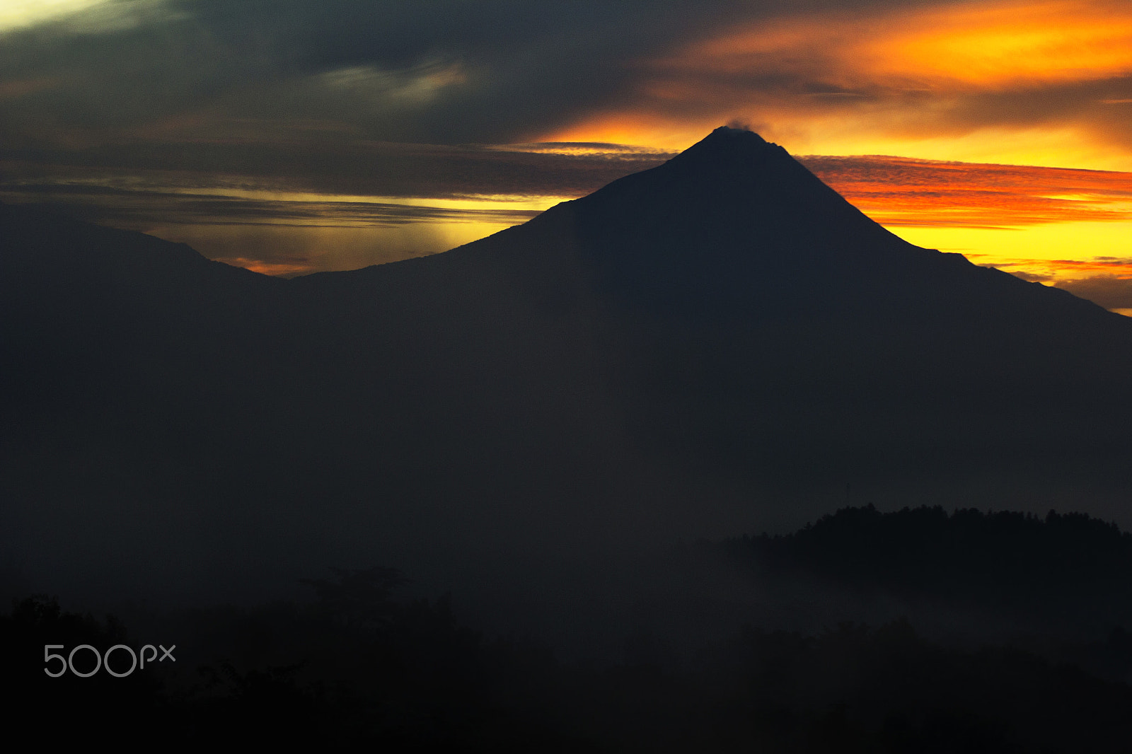 Canon EOS 60D sample photo. 5.00 am merapi mountain photography