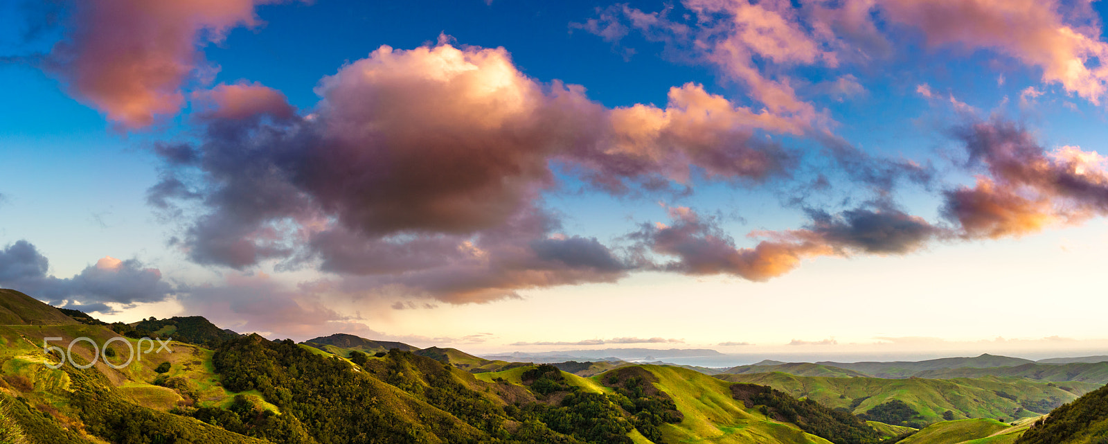 Sony a7R II + Voigtlander SUPER WIDE-HELIAR 15mm F4.5 III sample photo. Looking towards morro bay photography