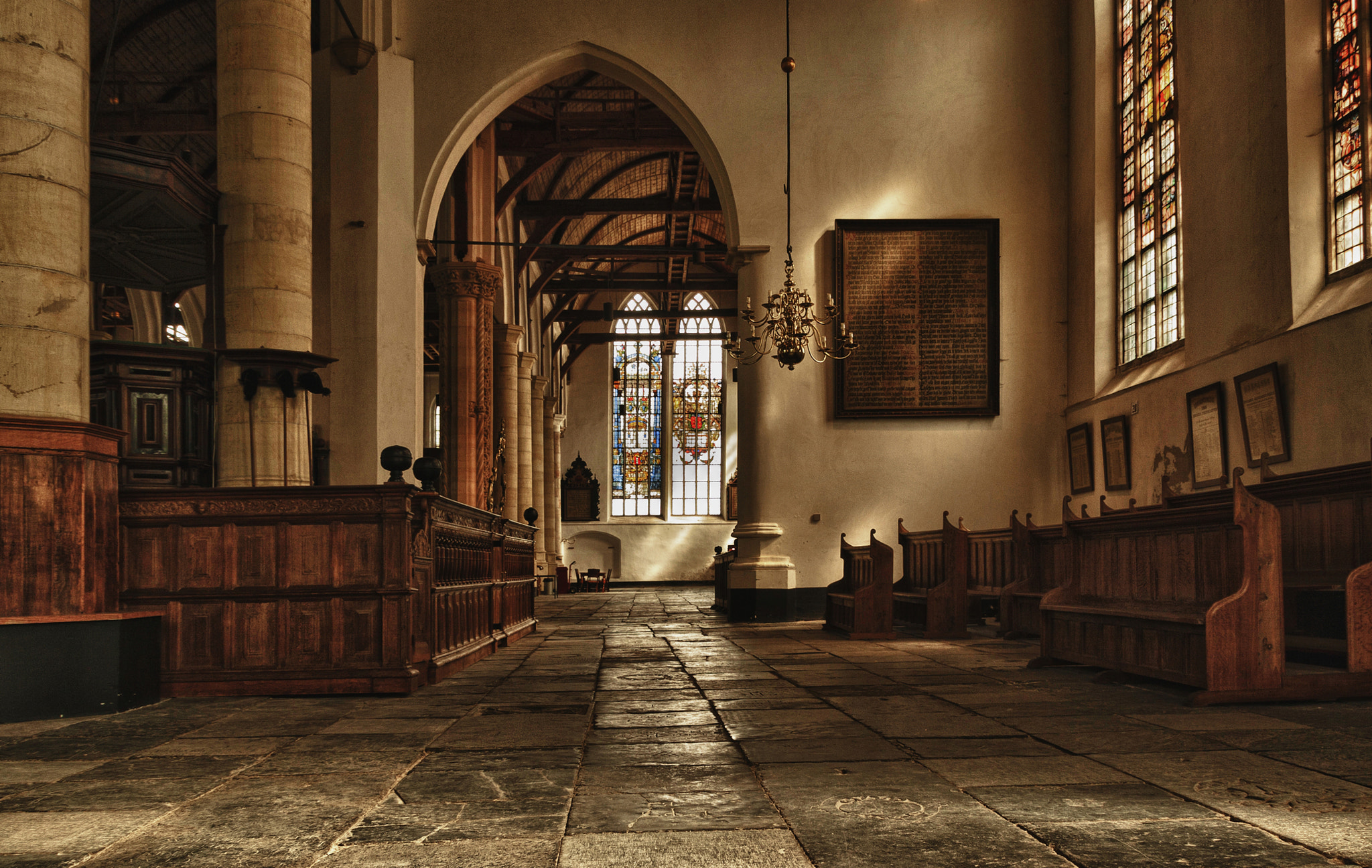 Sigma 18-250mm F3.5-6.3 DC OS HSM sample photo. The interior of the saint nicolas church in edam photography