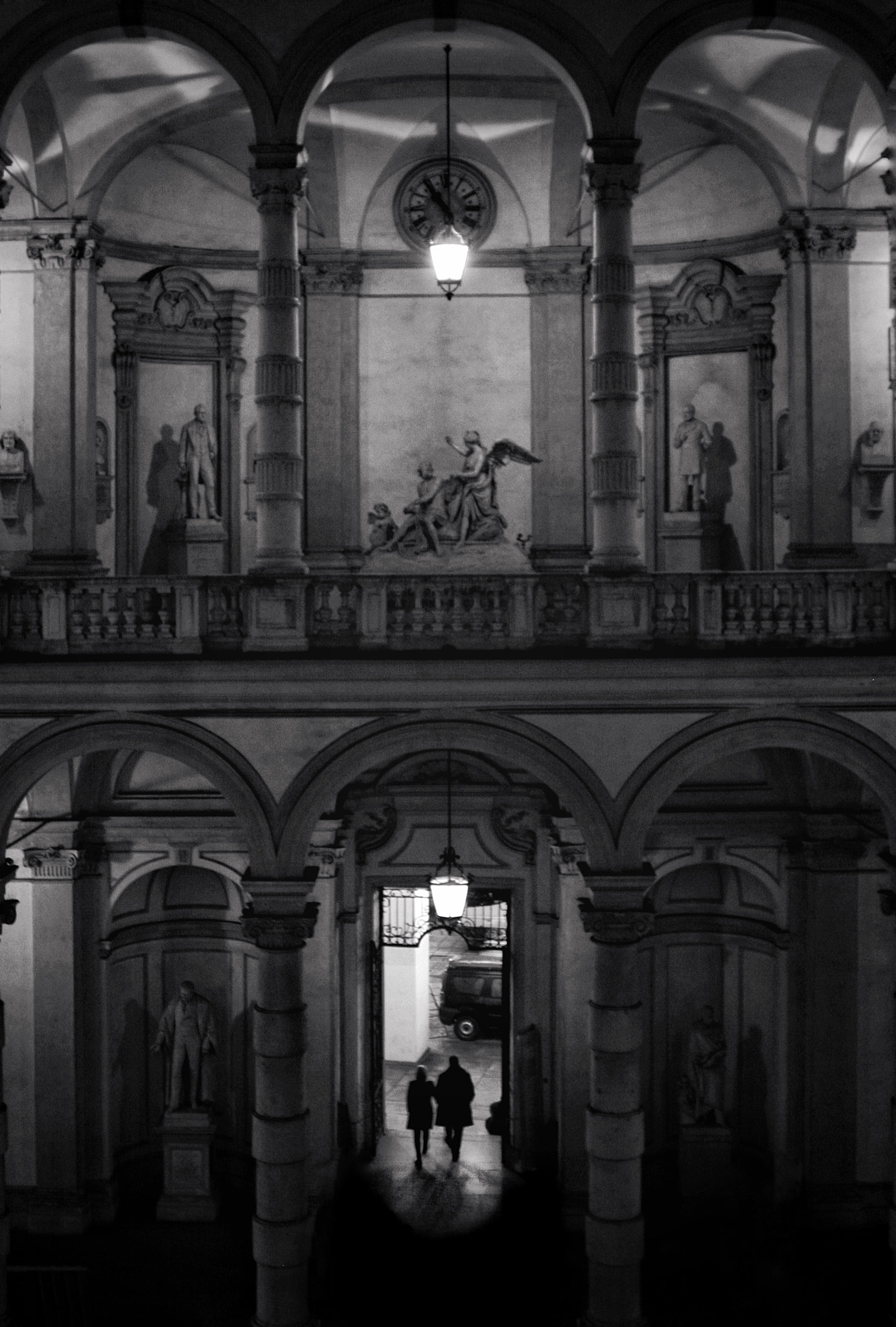 Canon EOS 400D (EOS Digital Rebel XTi / EOS Kiss Digital X) sample photo. Palazzo dell'università torino photography