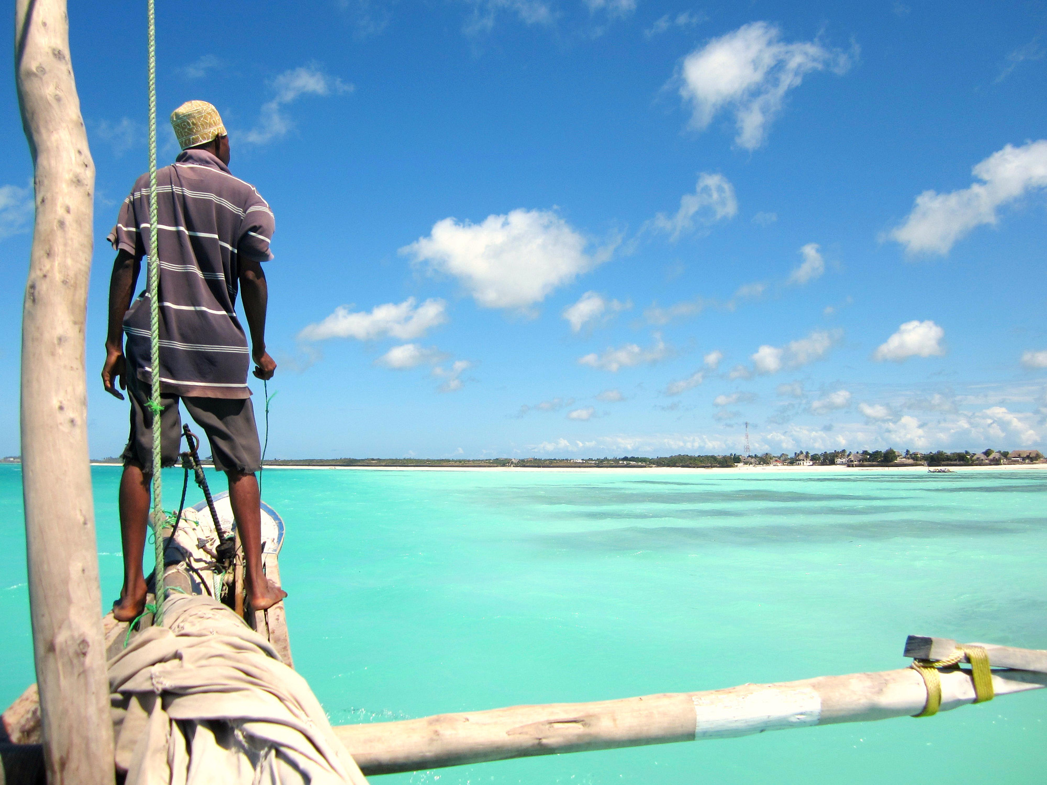 Canon PowerShot ELPH 100 HS (IXUS 115 HS / IXY 210F) sample photo. Sailing home photography