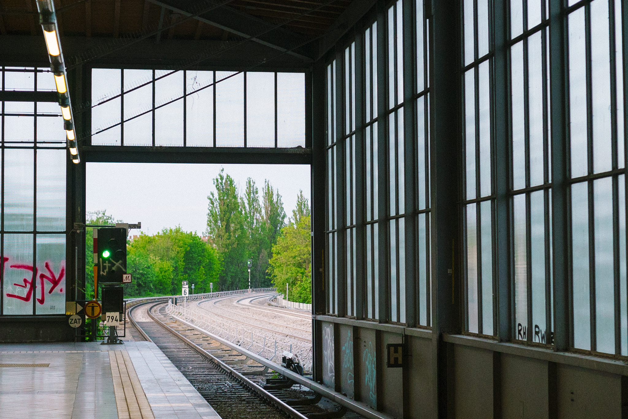 Sony a7S II + E 50mm F1.8 OSS sample photo. Station photography