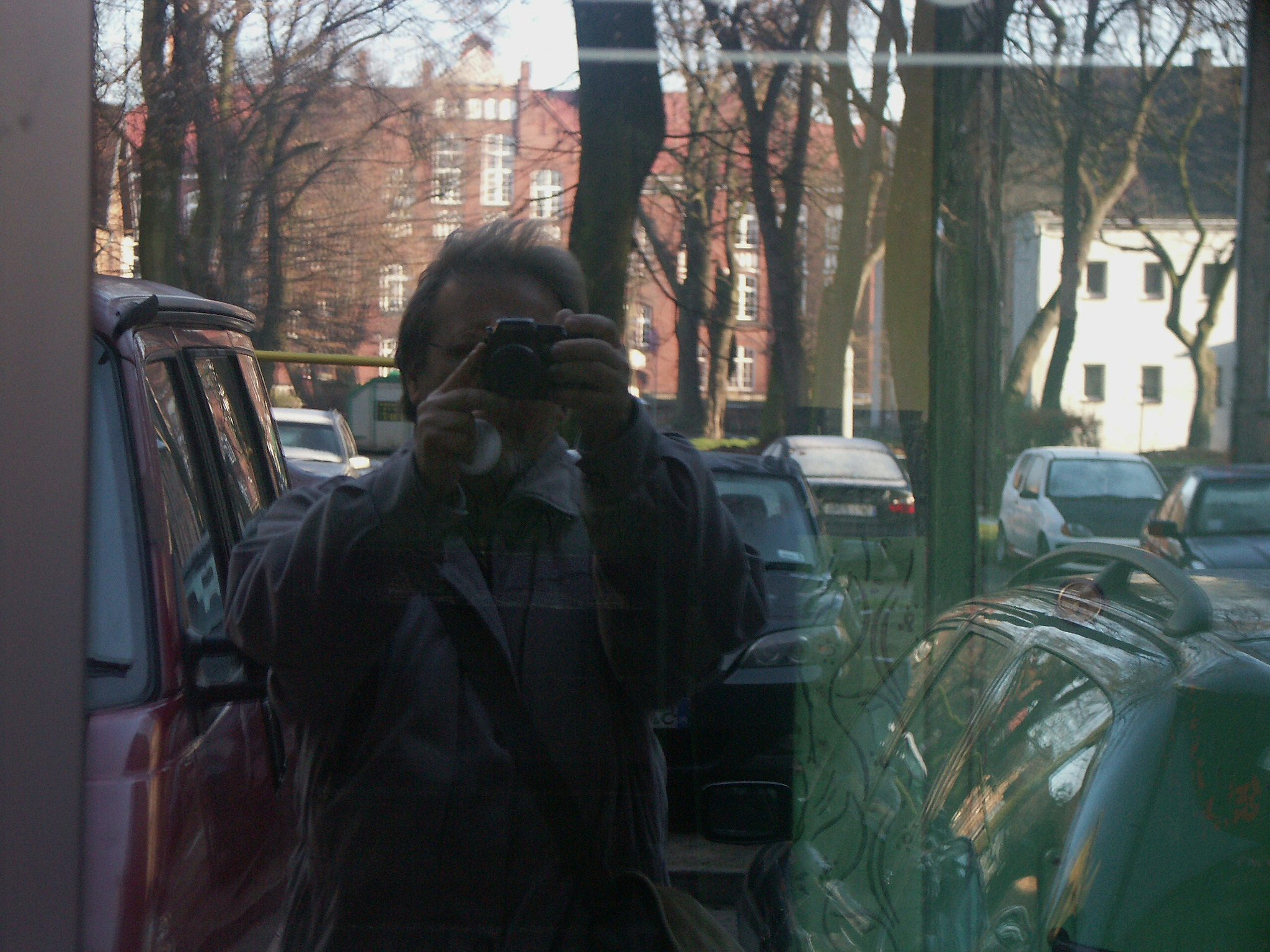 KONICA MINOLTA DiMAGE A1 sample photo. Reflection photography