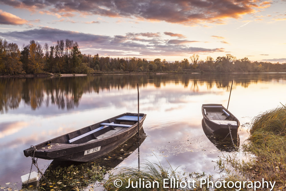 Canon EOS 5D Mark II + Canon TS-E 24.0mm f/3.5 L II sample photo. Sunset on the loire. photography