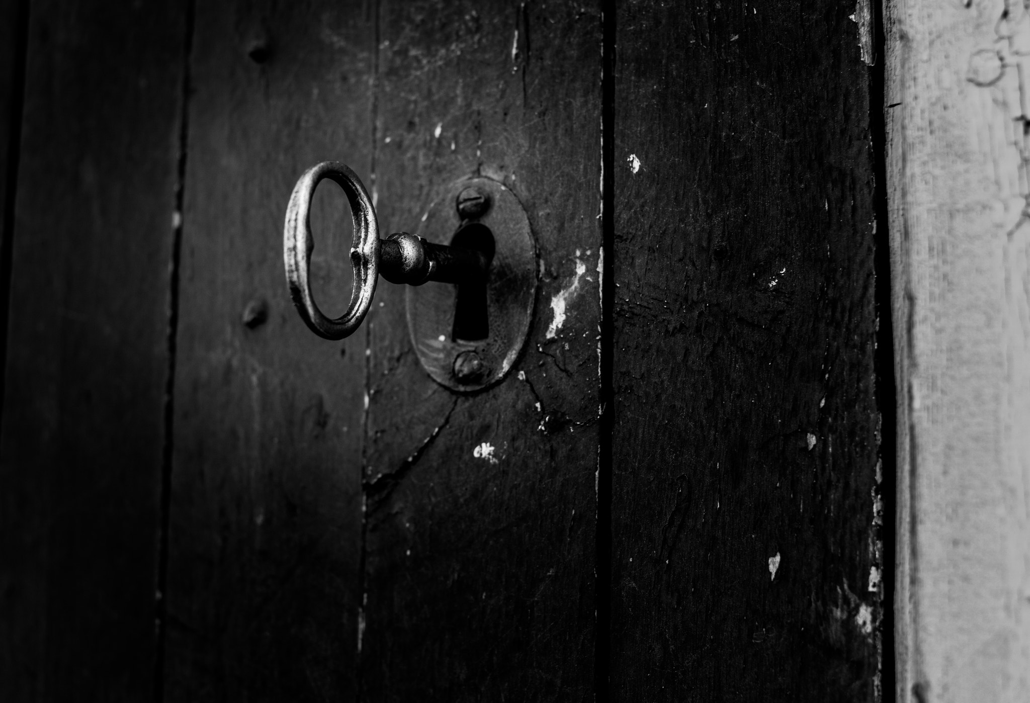 E 32mm F1.8 sample photo. Key to the past.... photography