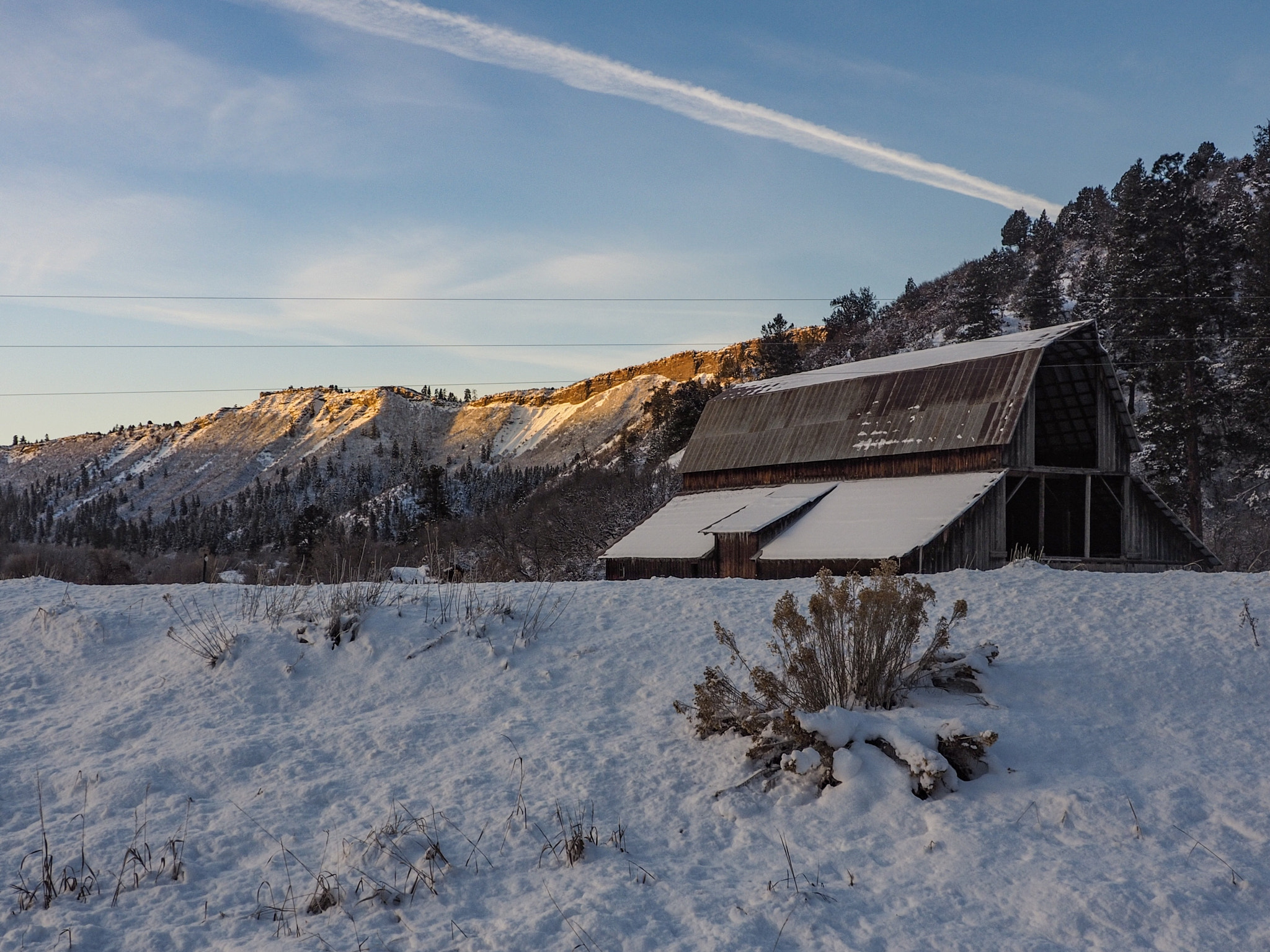 Olympus OM-D E-M10 sample photo. Winter cabin photography