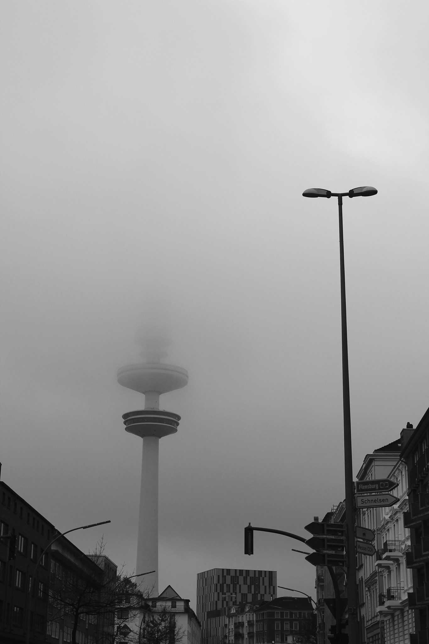 Canon EF-S 18-55mm F3.5-5.6 III sample photo. Hamburg on a misty december day photography