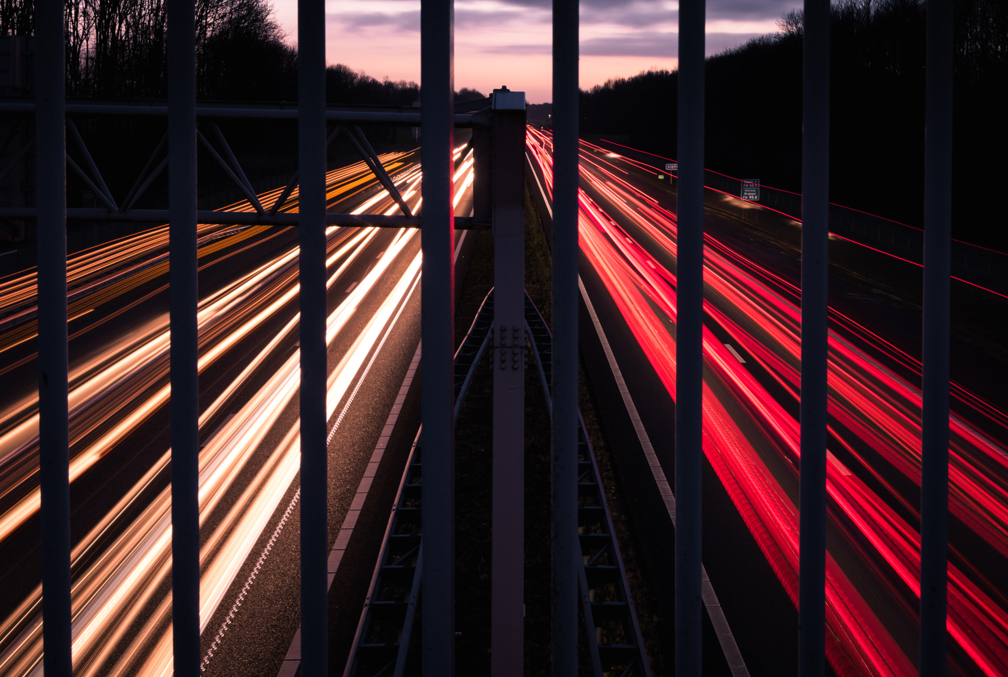 Canon EOS 750D (EOS Rebel T6i / EOS Kiss X8i) sample photo. Highway car lights photography