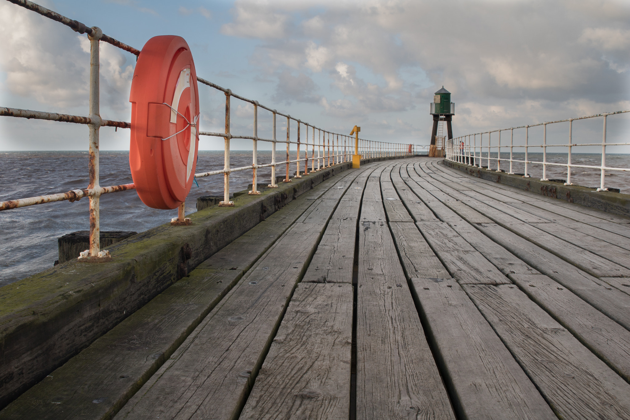 Canon EOS 750D (EOS Rebel T6i / EOS Kiss X8i) + Sigma 24-70mm F2.8 EX DG Macro sample photo. Whitby pier photography