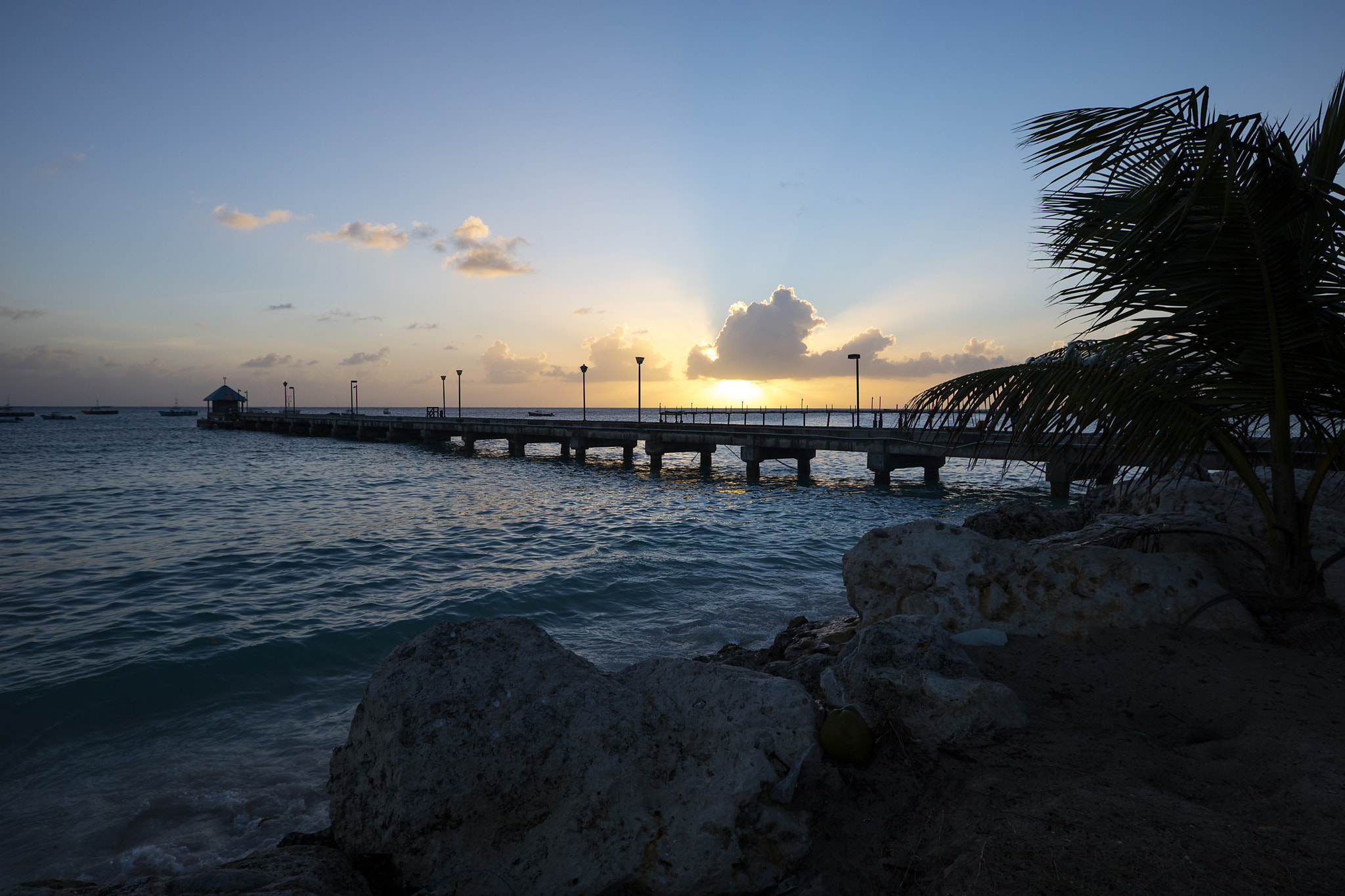 Canon EOS M3 sample photo. Sunset over oistin's pier photography