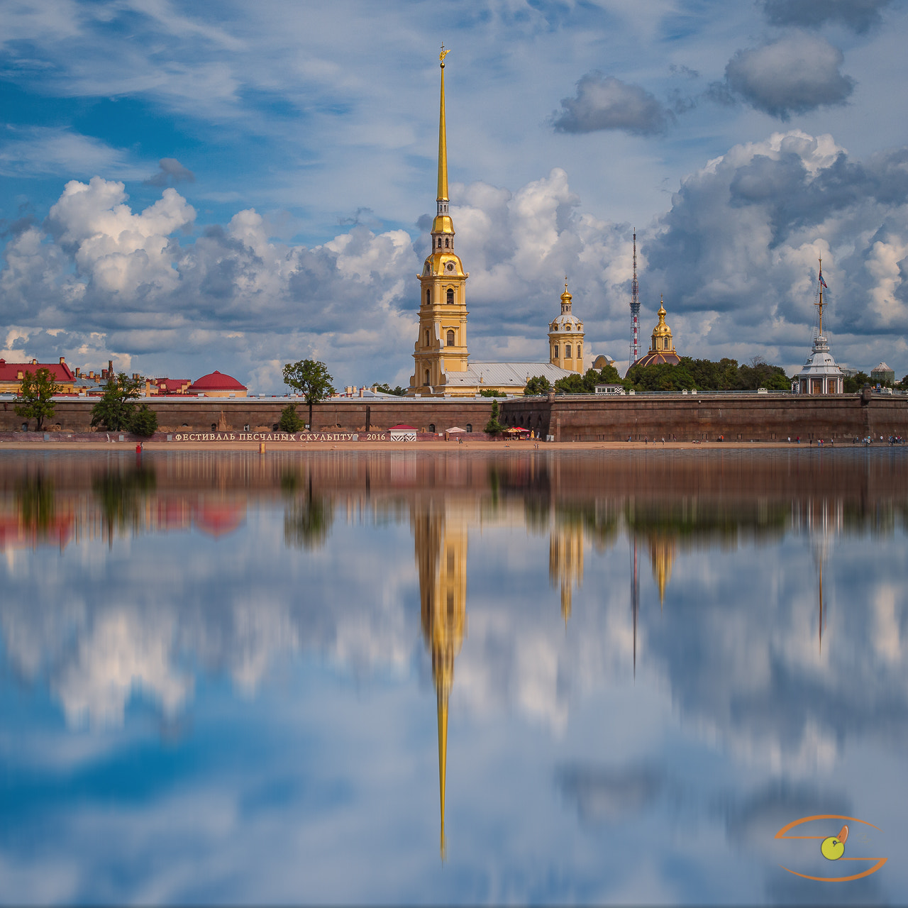Canon EOS-1D Mark III + Canon EF 70-300mm F4-5.6 IS USM sample photo. St petersburg photography