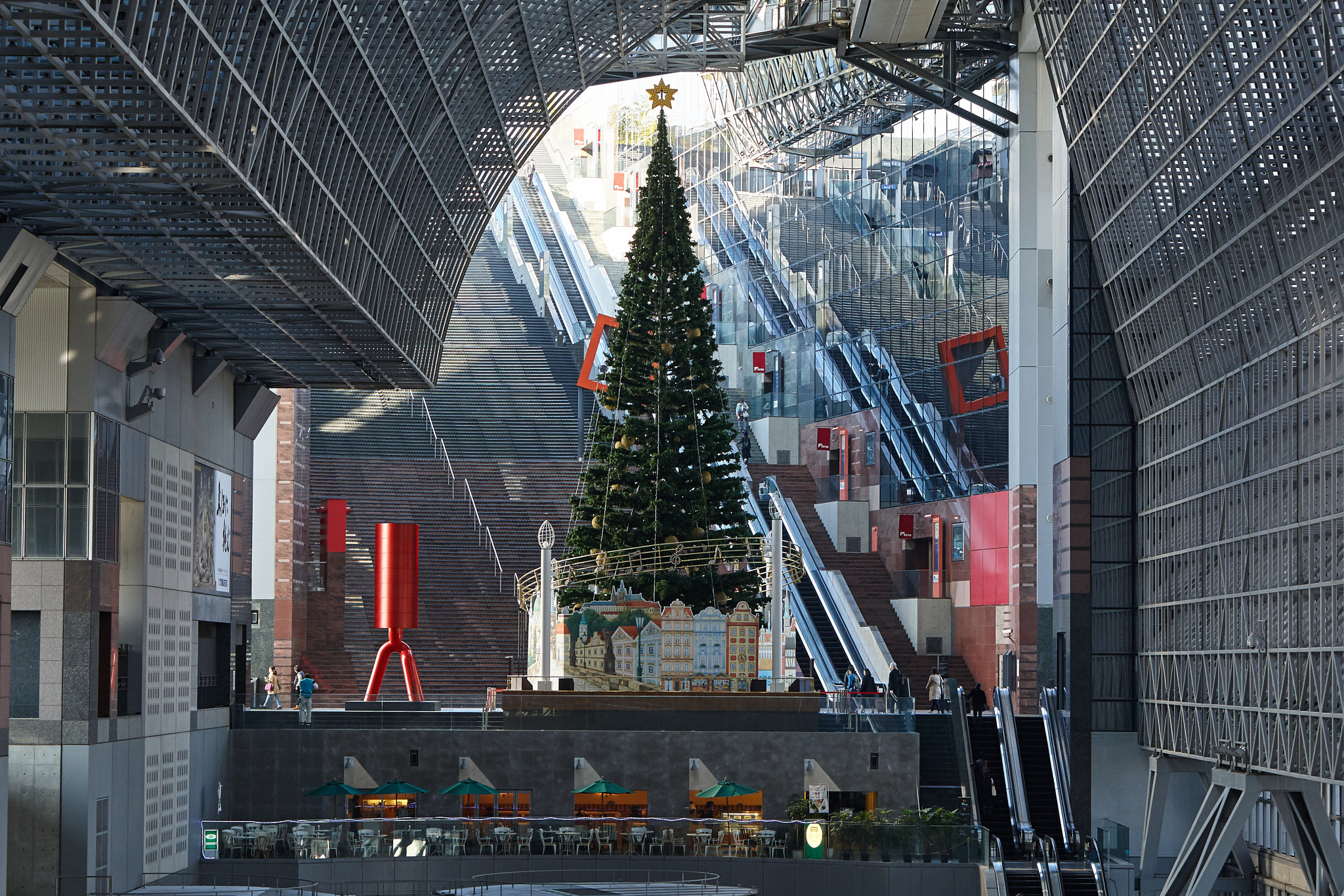 Canon EOS-1D Mark III + Canon EF 70-200mm F2.8L IS USM sample photo. Christmas tree at kyoto station photography