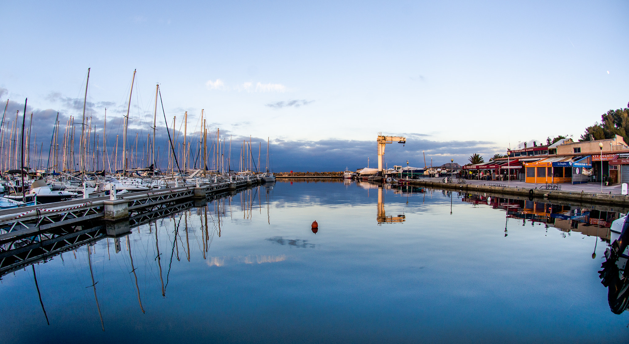 Nikon AF DX Fisheye-Nikkor 10.5mm F2.8G ED sample photo. Porquerolles photography