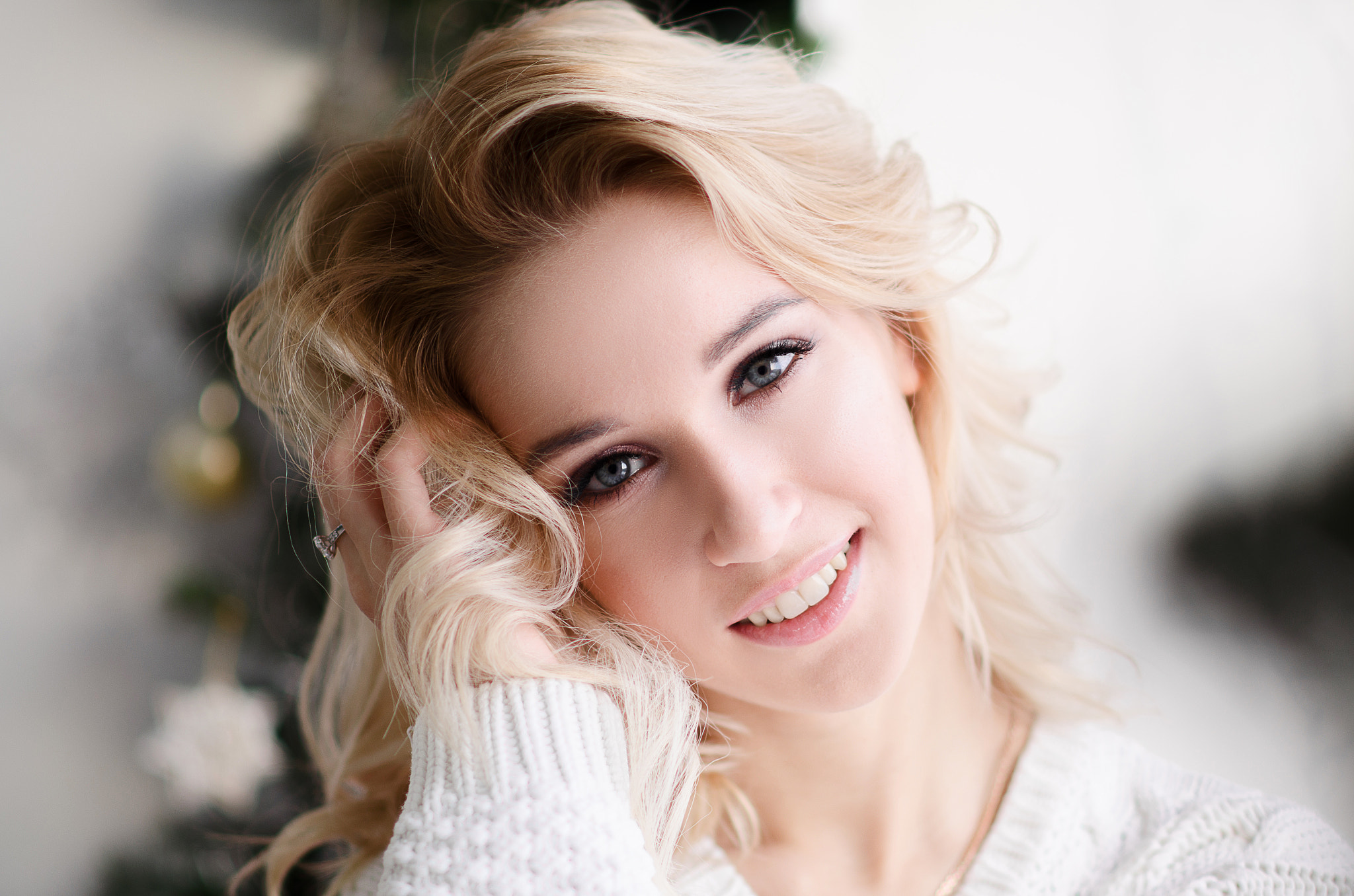 Nikon D5100 + Nikon AF-S Nikkor 85mm F1.8G sample photo. Mary photography