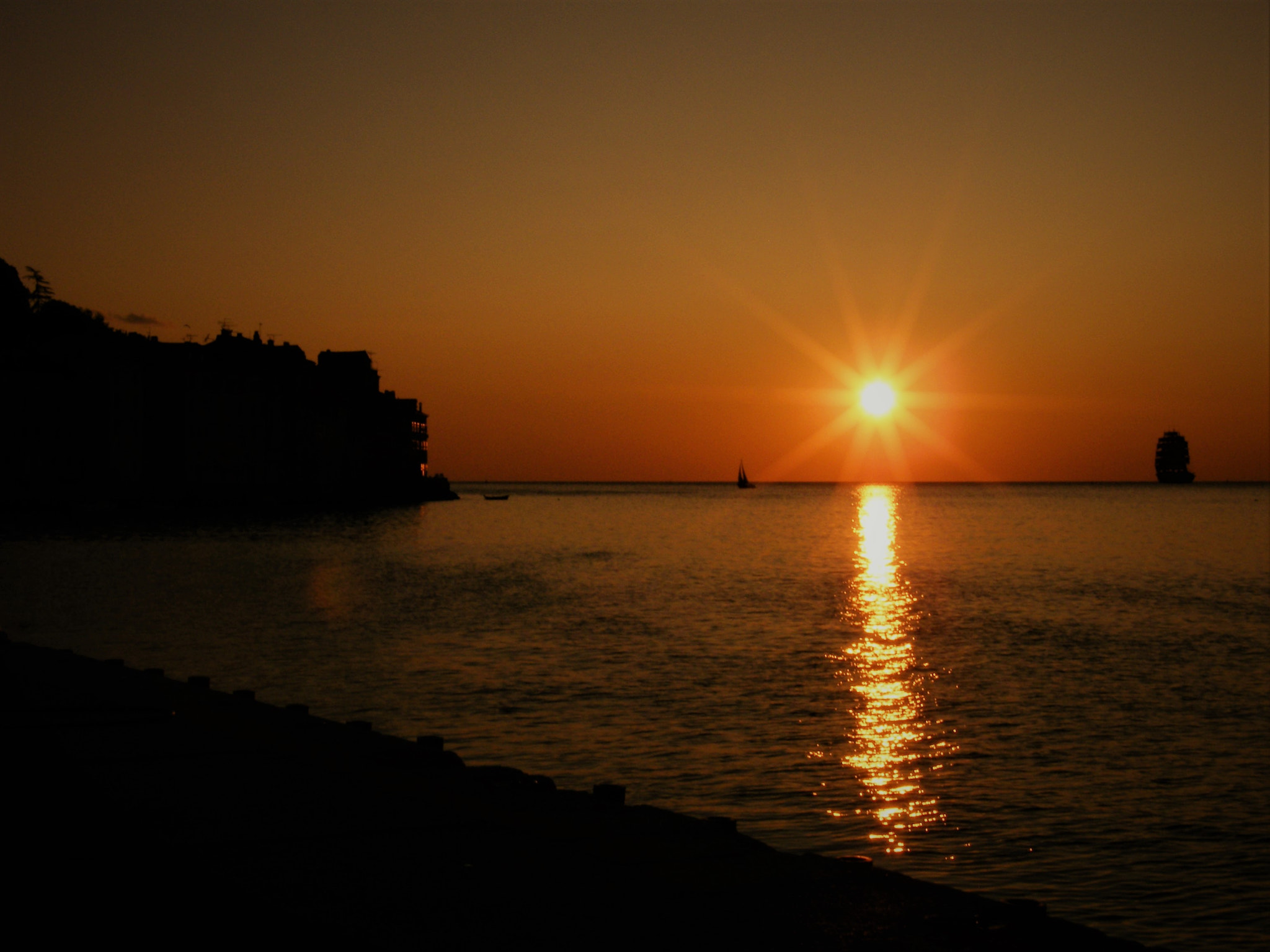 Fujifilm FinePix S8000fd sample photo. Rovinj sundown photography