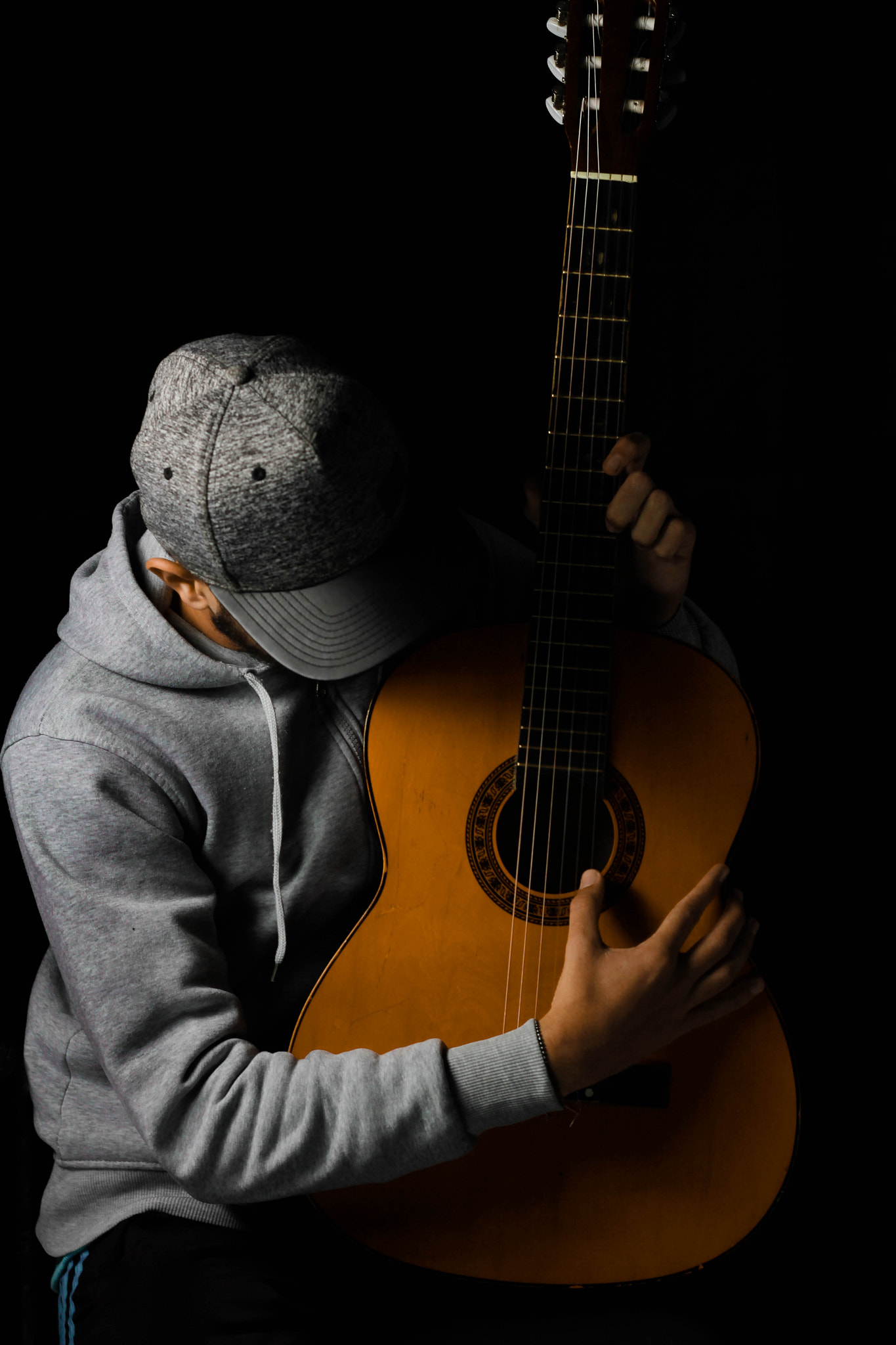 Canon EOS 7D + Canon EF 50mm F1.8 II sample photo. Guitarist photography