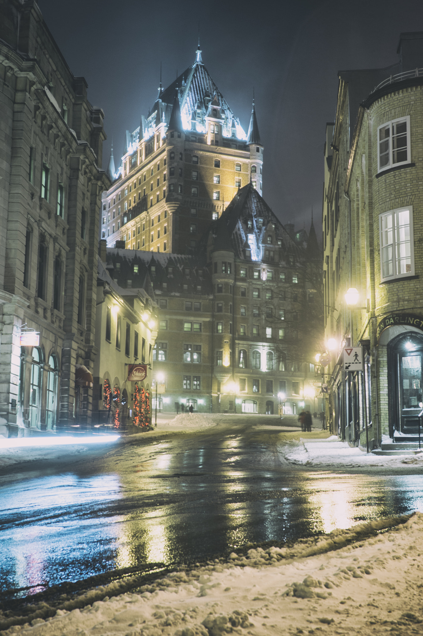 Sony Alpha NEX-6 + E 32mm F1.8 sample photo. Chateau frontenac, quebec city | quebec photography