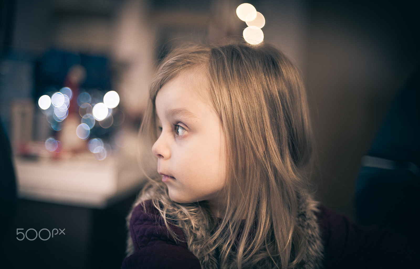 Nikon D3 + Nikon AF Nikkor 50mm F1.4D sample photo. ... waiting for santa photography