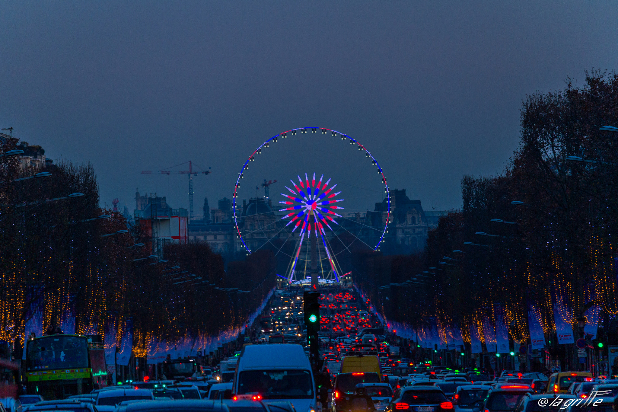 Canon EF-S 55-250mm F4-5.6 IS STM sample photo. Champs elysées photography