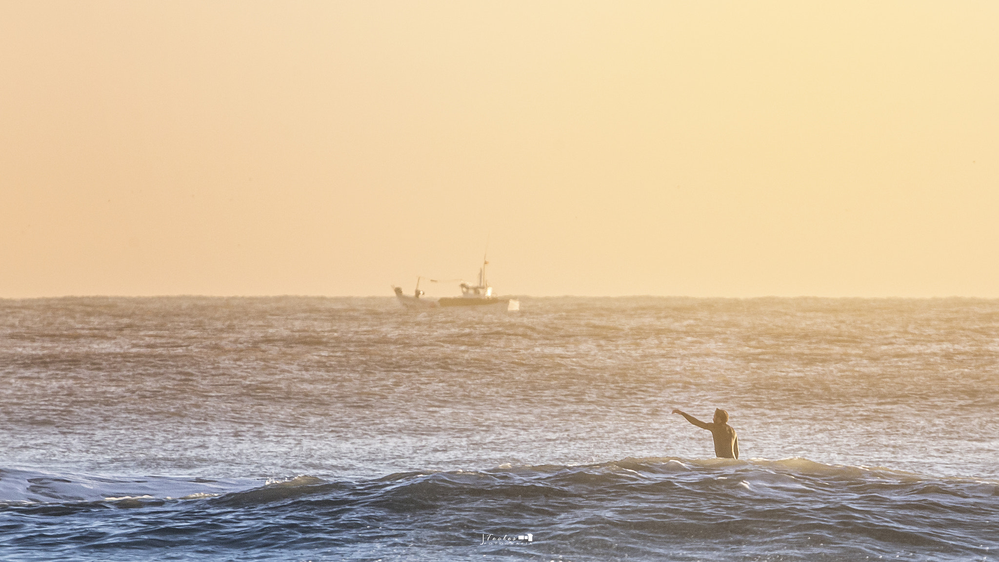 Canon EF 70-200mm F2.8L IS USM sample photo. Surf 1 photography