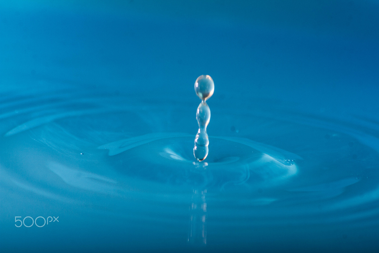 Sigma 70-300mm F4-5.6 APO DG Macro sample photo. Water drops photography