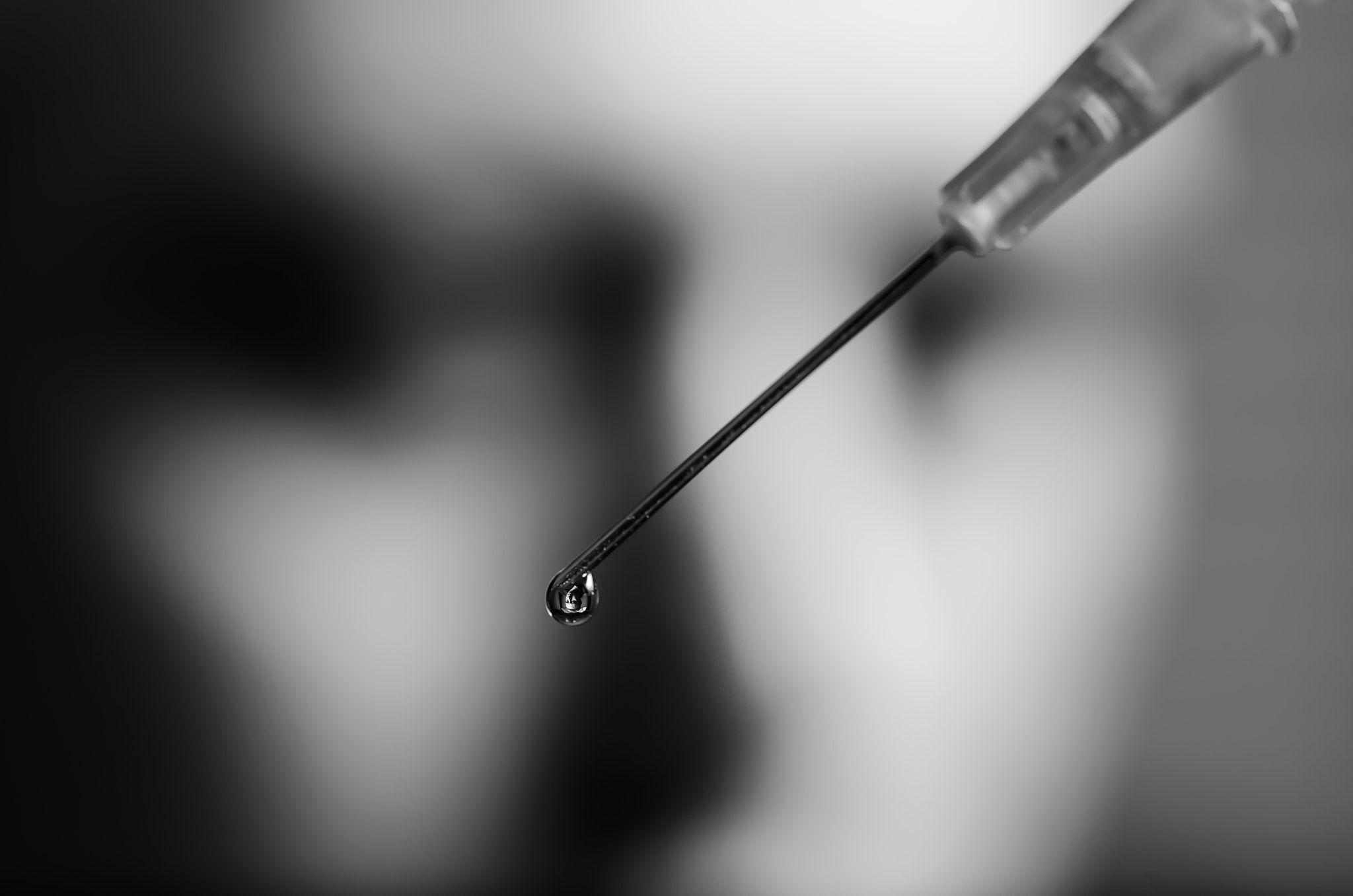 Sigma 105mm F2.8 EX DG OS HSM sample photo. Medicine photography