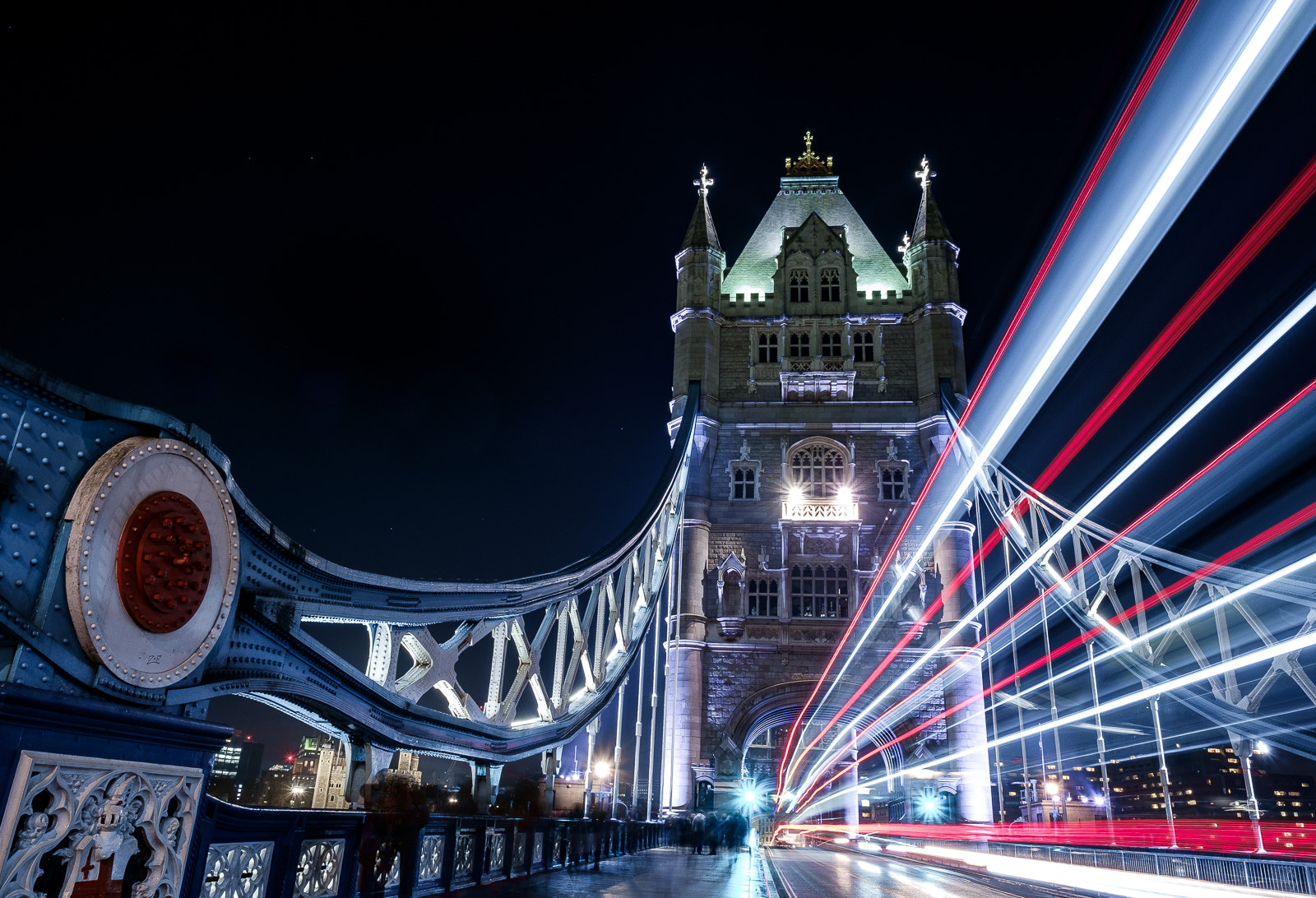 Fujifilm X-Pro1 + Fujifilm XF 14mm F2.8 R sample photo. Tower bridge: blue and lonesome photography