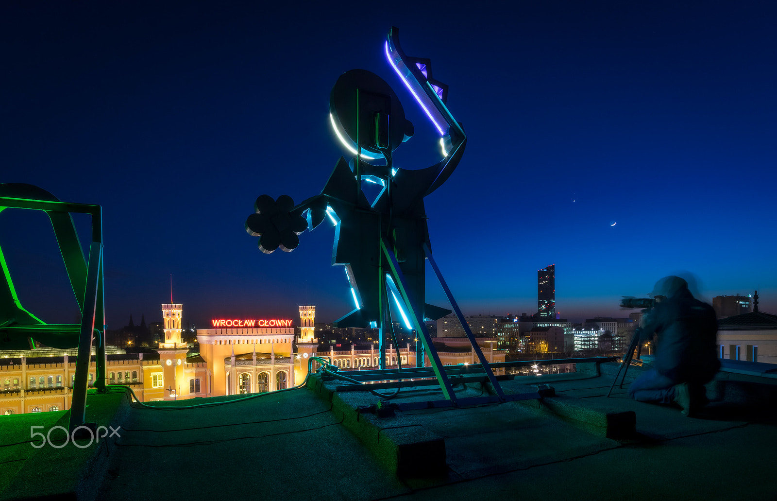 Pentax K-3 + Sigma AF 10-20mm F4-5.6 EX DC sample photo. Roof sniper photography