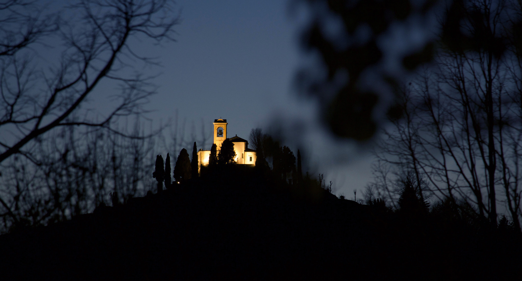 Canon EF-S 55-250mm F4-5.6 IS STM sample photo. A light on the hill photography