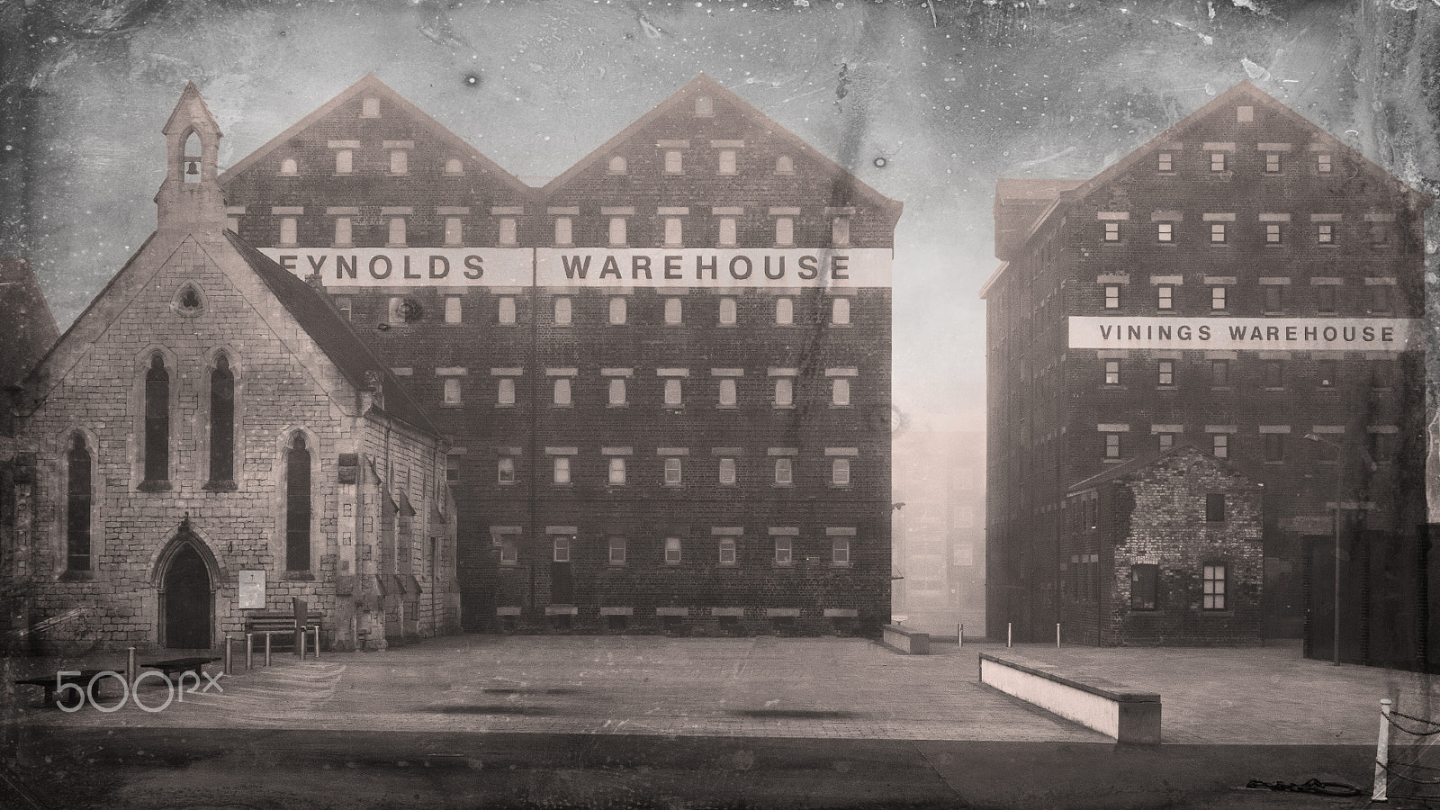 Nikon 1 Nikkor VR 10-30mm F3.5-5.6 sample photo. Gloucester docks photography