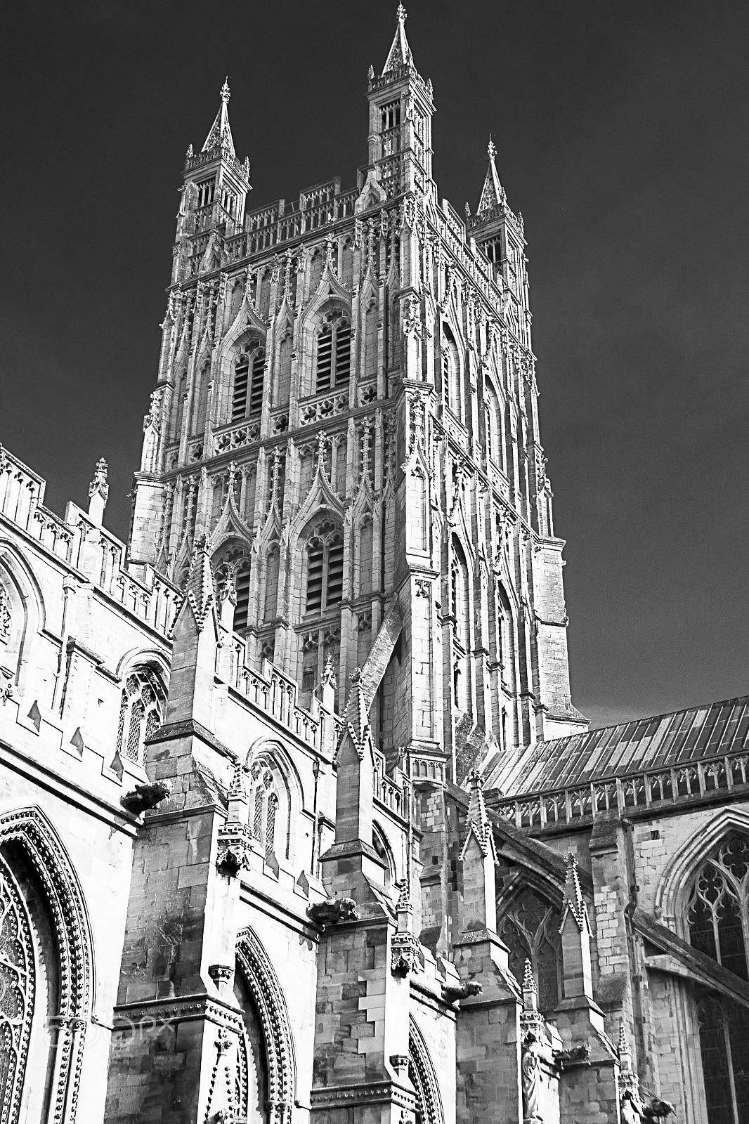 Nikon 1 Nikkor VR 10-30mm F3.5-5.6 sample photo. Gloucester cathedral photography