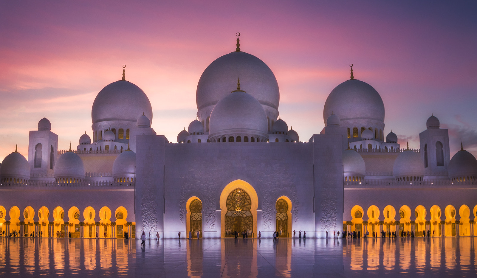 Nikon AF-S Nikkor 14-24mm F2.8G ED sample photo. Sunset at the grand mosque - abu dhabi photography