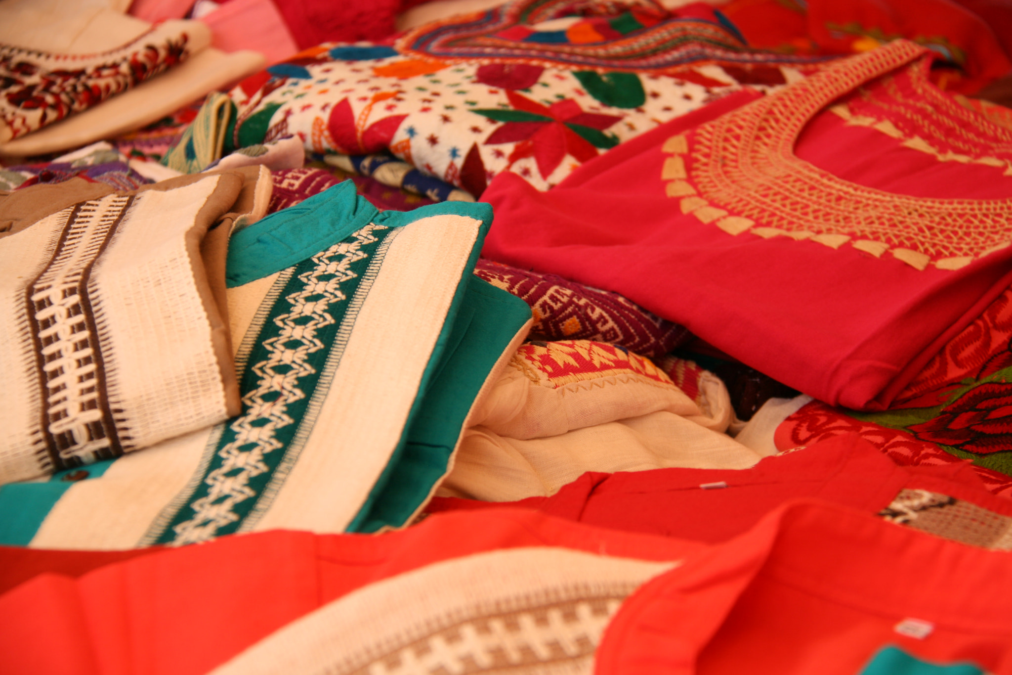 Canon EF-S 18-200mm F3.5-5.6 IS sample photo. Traditional blouses photography