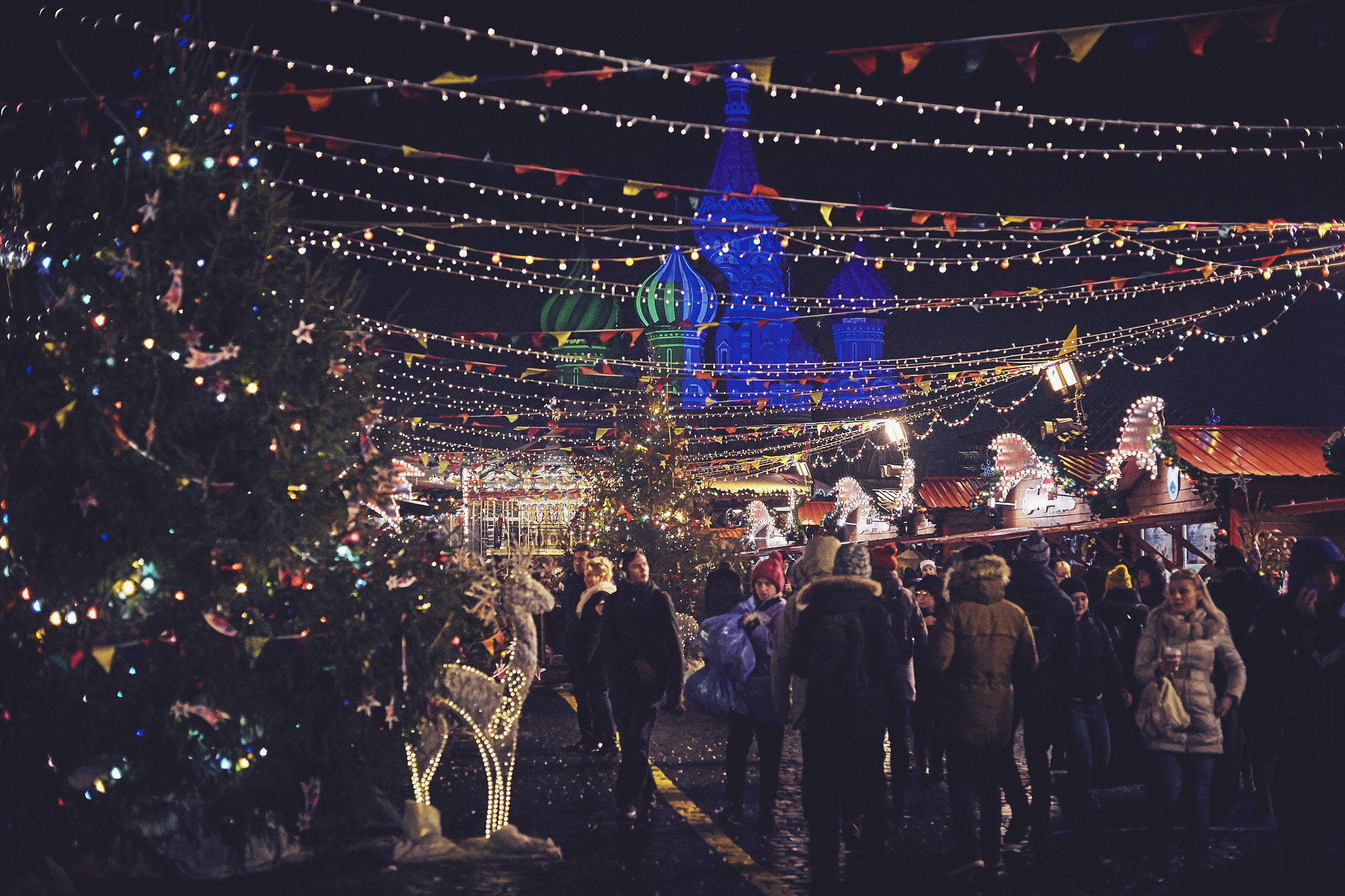 Canon EF 28-70mm f/3.5-4.5 sample photo. Celebrating new year, russia, moscow, red square photography