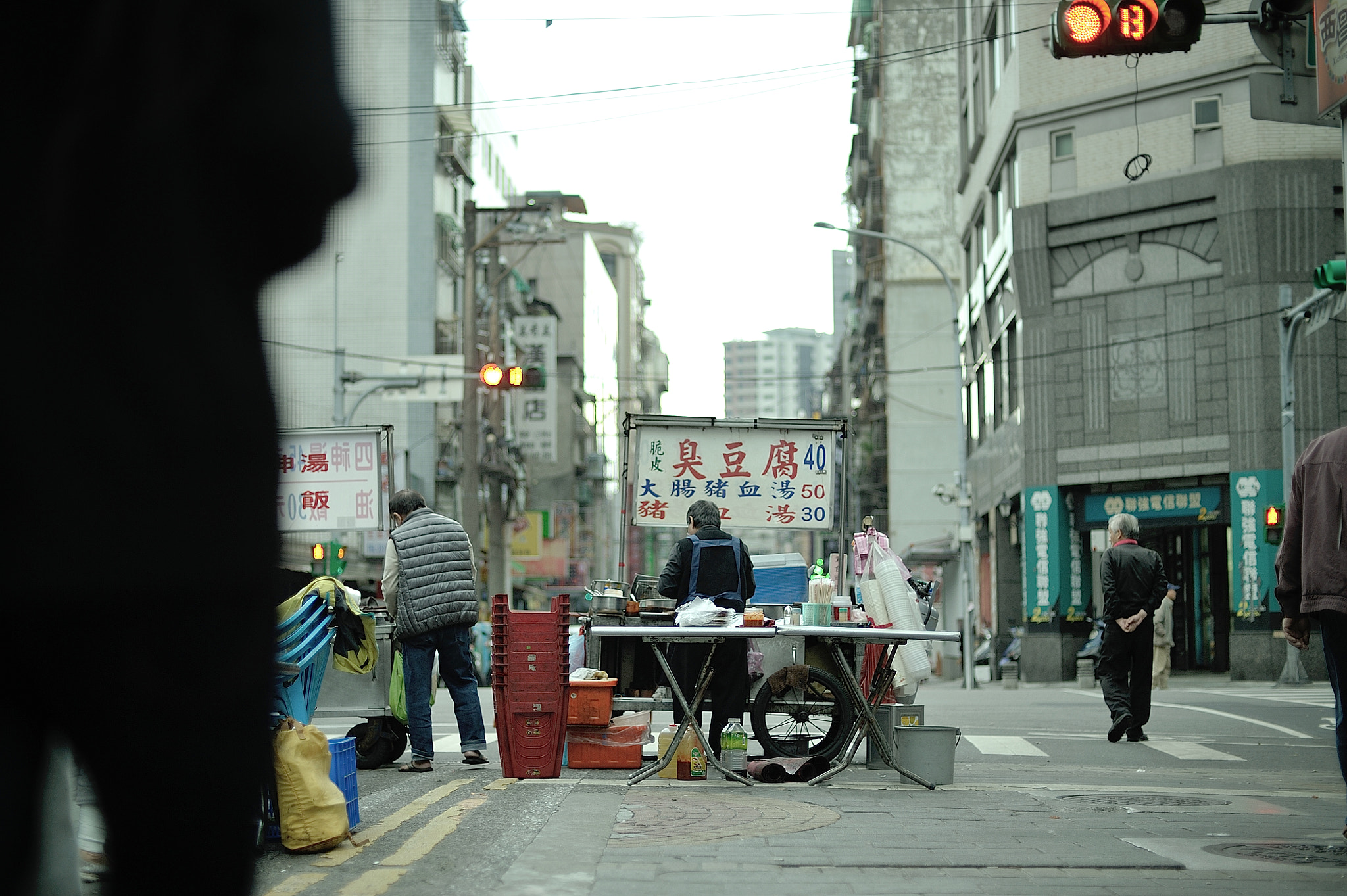 Nikon D700 + Voigtlander Nokton 58mm F1.4 SLII sample photo. Smelly tofu stand photography