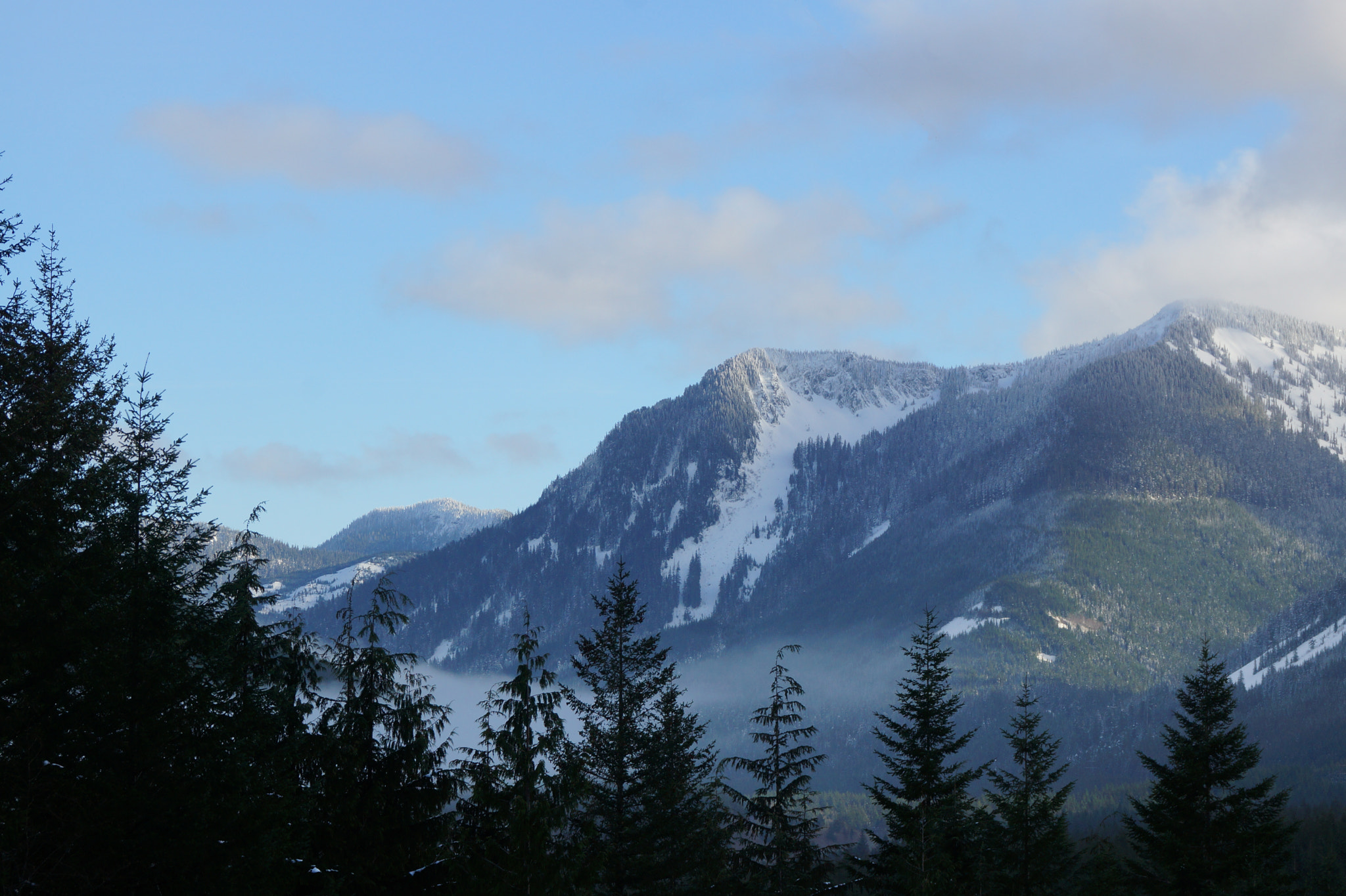 Sony SLT-A65 (SLT-A65V) sample photo. Fog in the valley photography