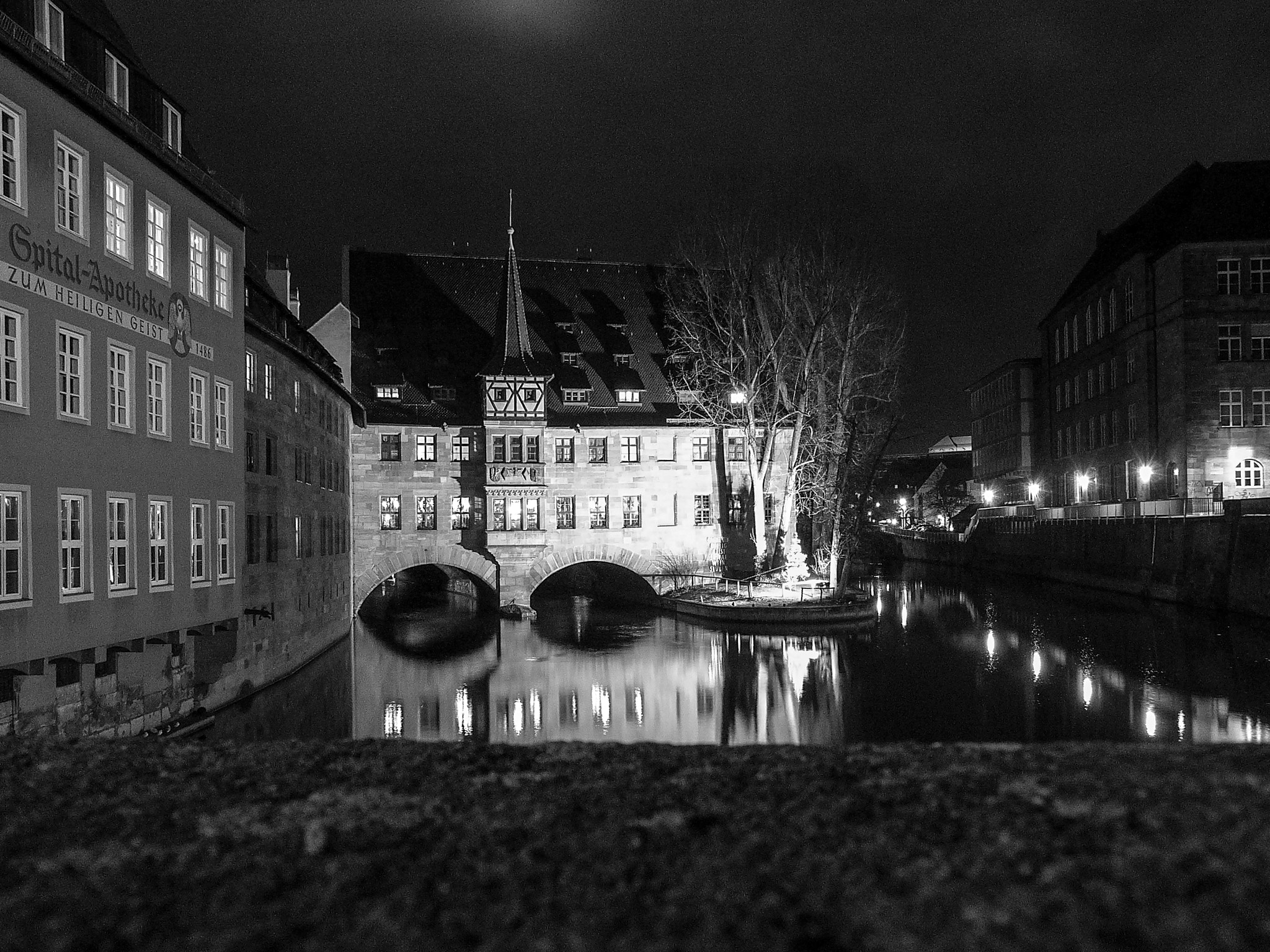 Leica DIGILUX 2 sample photo. Heilig geist spital photography