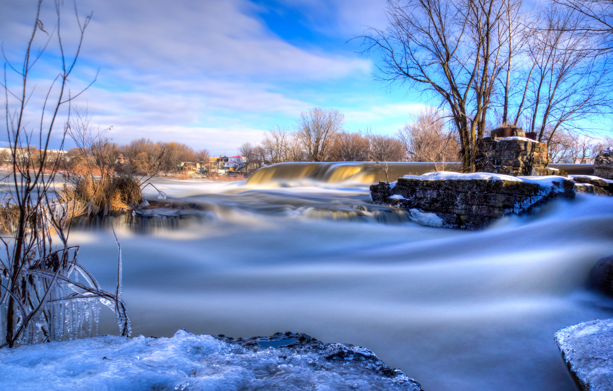 Sony DT 16-105mm F3.5-5.6 sample photo. Winter hdr falls iii photography