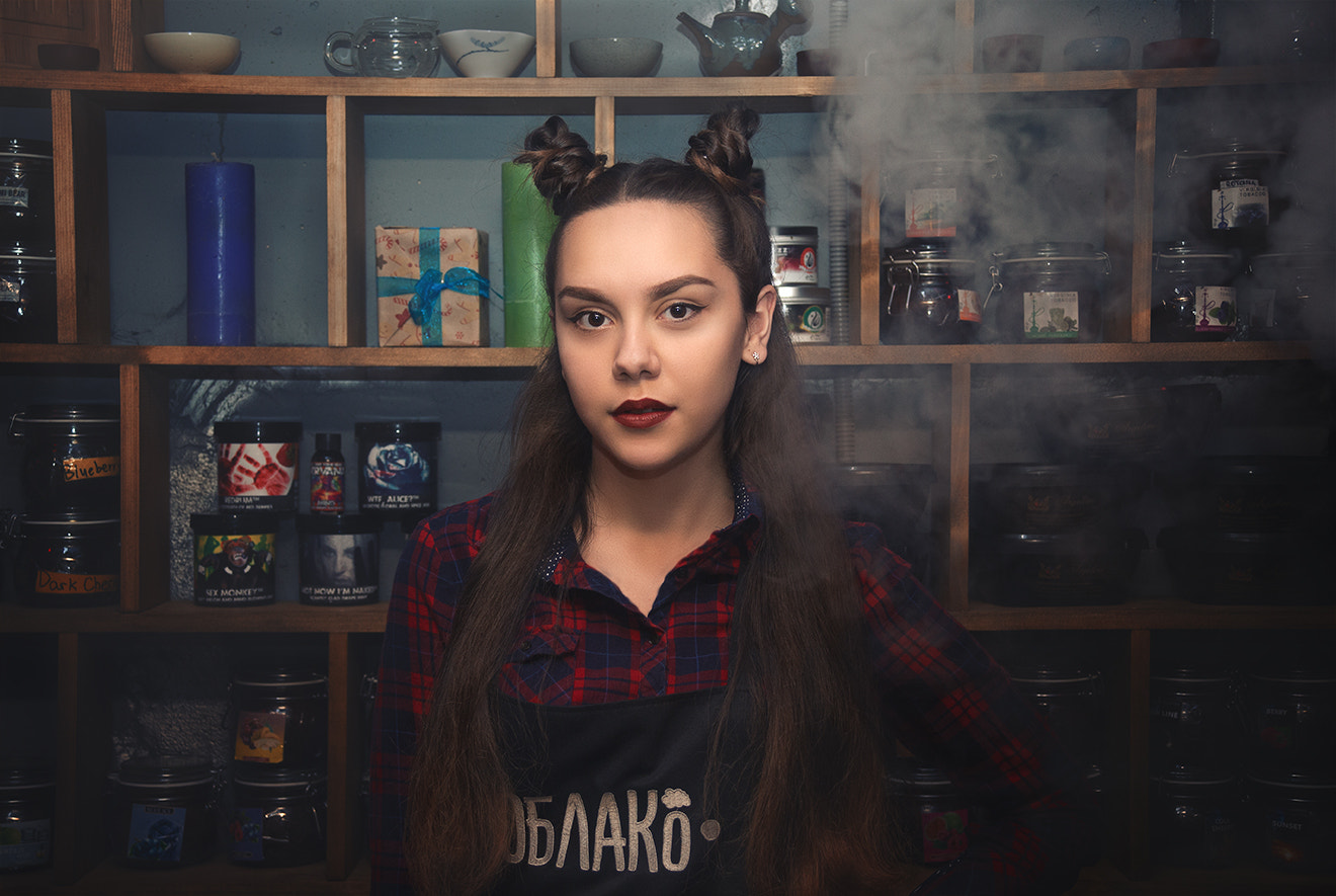 Canon EF 35-105mm f/3.5-4.5 sample photo. About the girl and the little bar photography