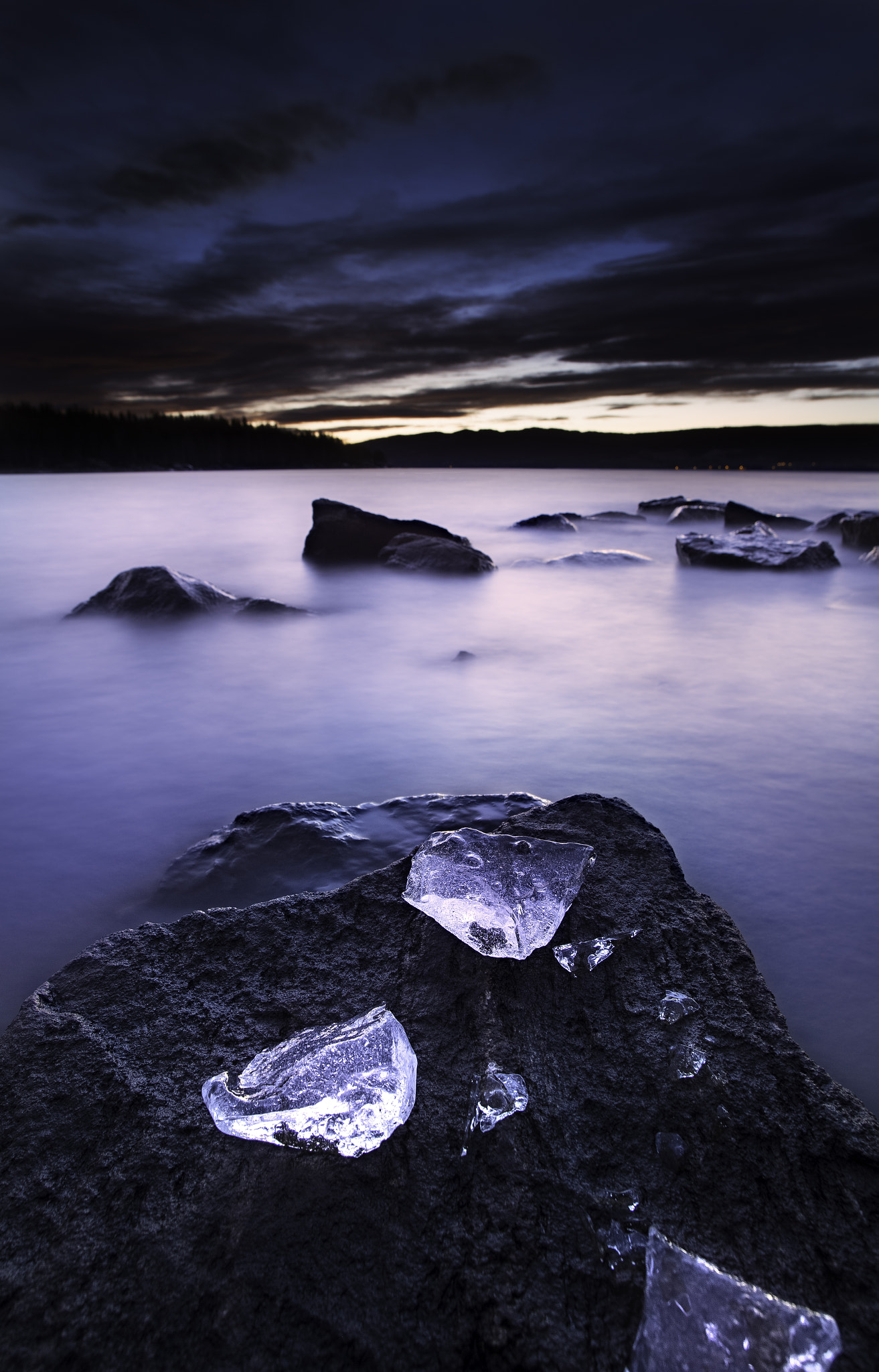 Sigma 20mm EX f/1.8 sample photo. On the rocks photography