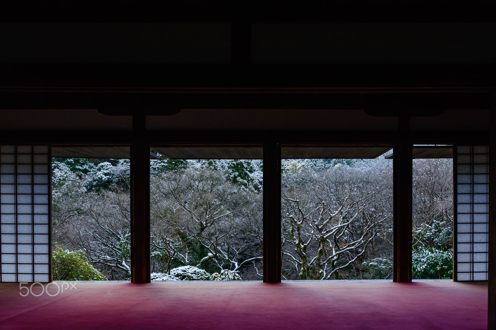 Nikon D5200 + Sigma 18-200mm F3.5-6.3 II DC OS HSM sample photo. 初雪の高山寺石水院 photography