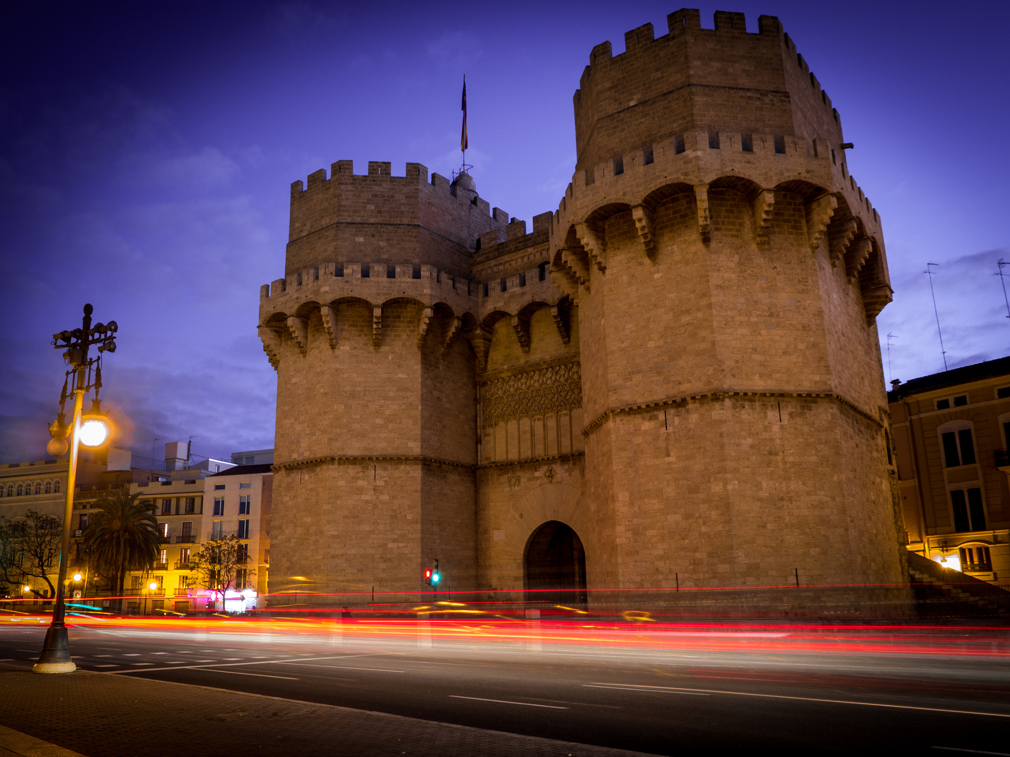 Olympus PEN E-PL7 + Olympus M.Zuiko Digital ED 14-42mm F3.5-5.6 EZ sample photo. Torres de serranos photography