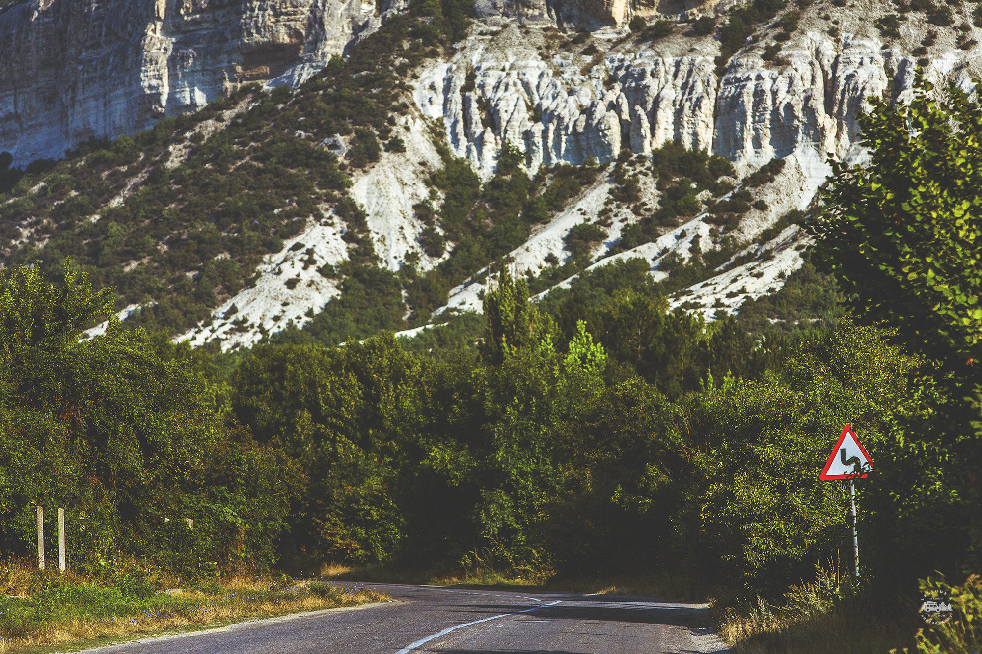 Canon EF 70-200mm F2.8L IS USM sample photo. On the crimean road photography