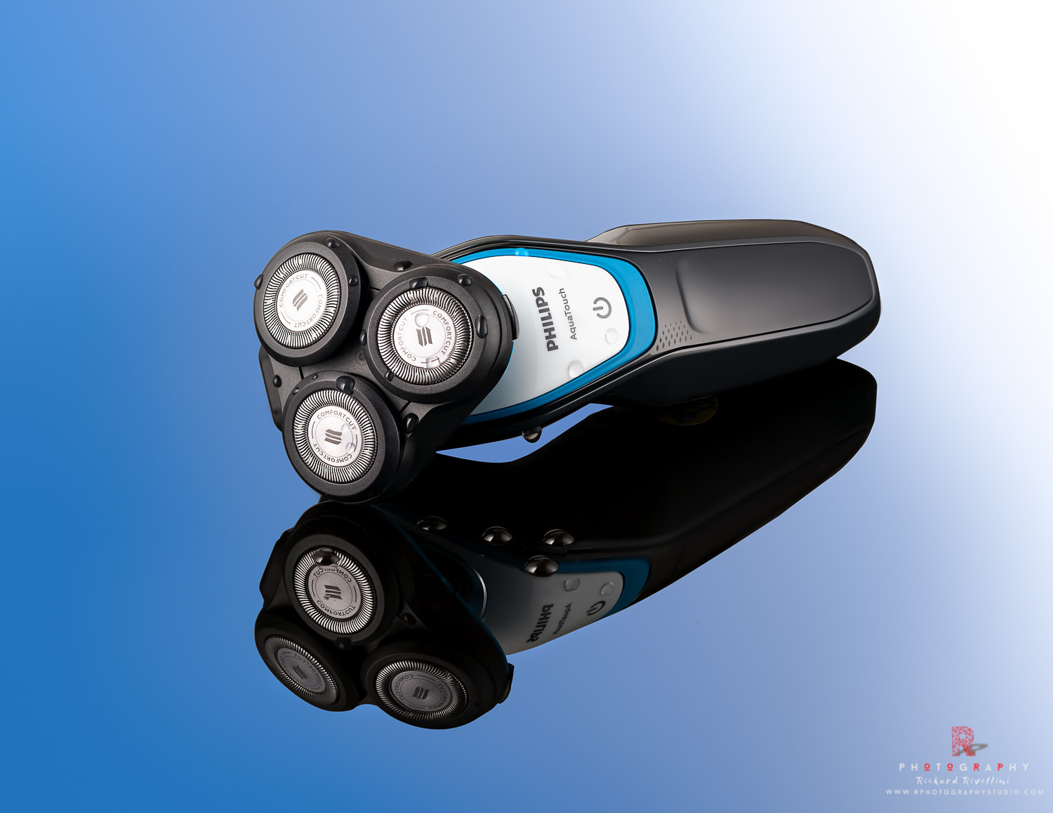 Canon EF 180mm F3.5L Macro USM sample photo. Philips shaver photography