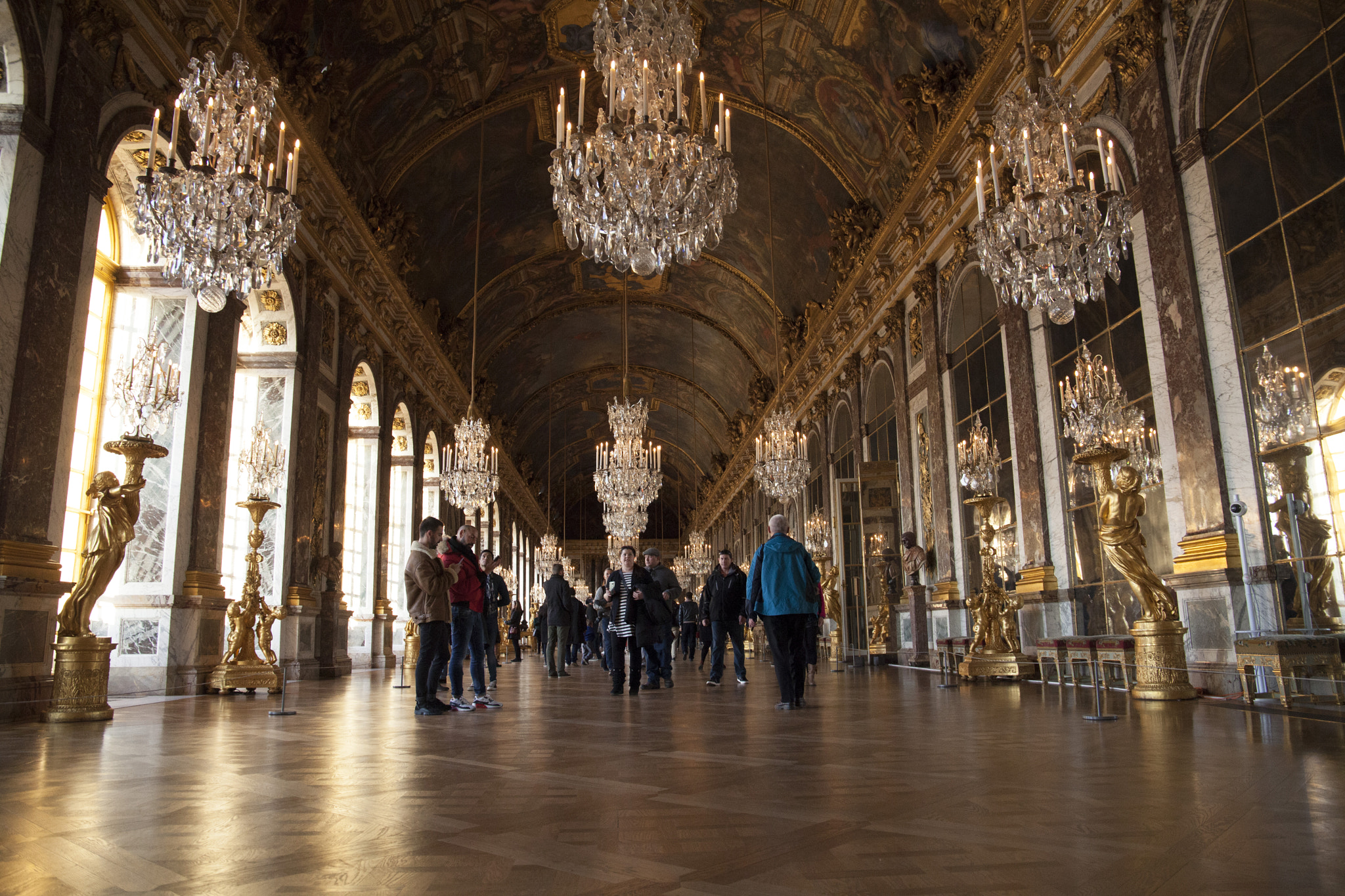 Canon EOS 5D Mark II + Canon EF 24-105mm F3.5-5.6 IS STM sample photo. Galerie des glaces photography