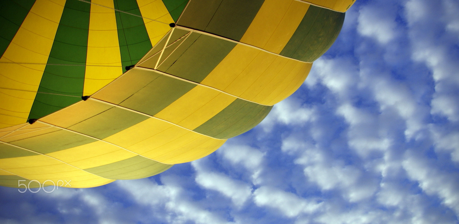 Sony Alpha DSLR-A200 + Sigma 18-200mm F3.5-6.3 DC sample photo. Balloons over luxor photography