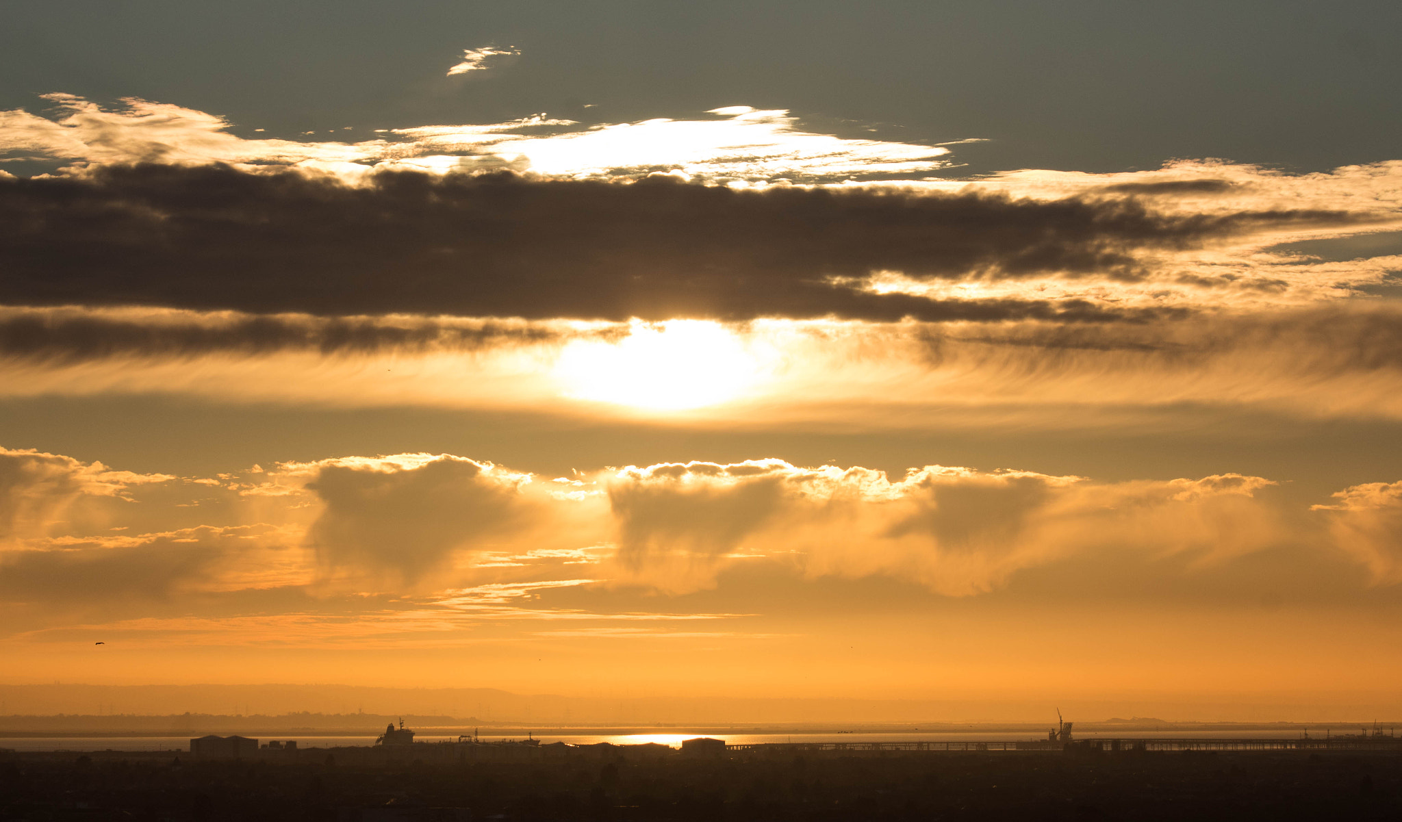 Canon EF 70-300mm F4-5.6 IS USM sample photo. Sunset clouds photography