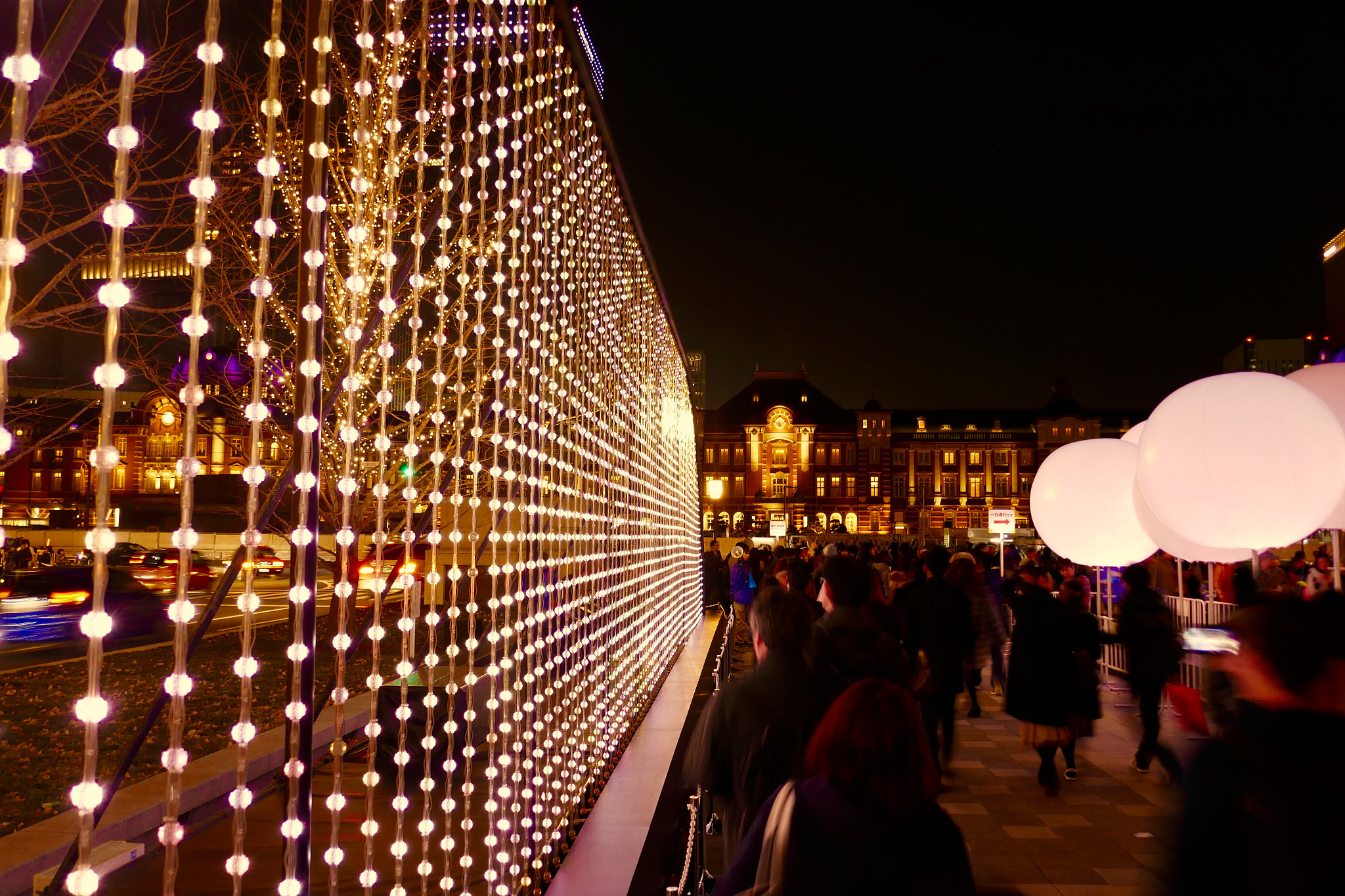 Panasonic DMC-TX1 sample photo. 東京駅前 in front of tokyo station photography